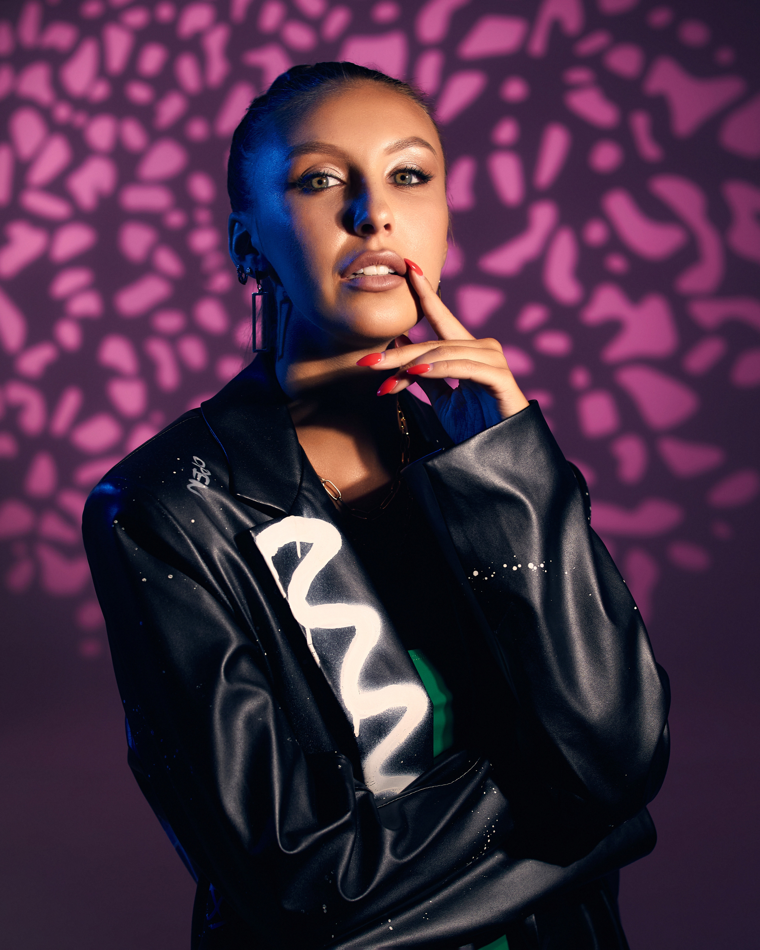 Карина цвет. Репортажный и спортивный фотограф в Екатеринбурге, а также городах России — Алексей Колчин