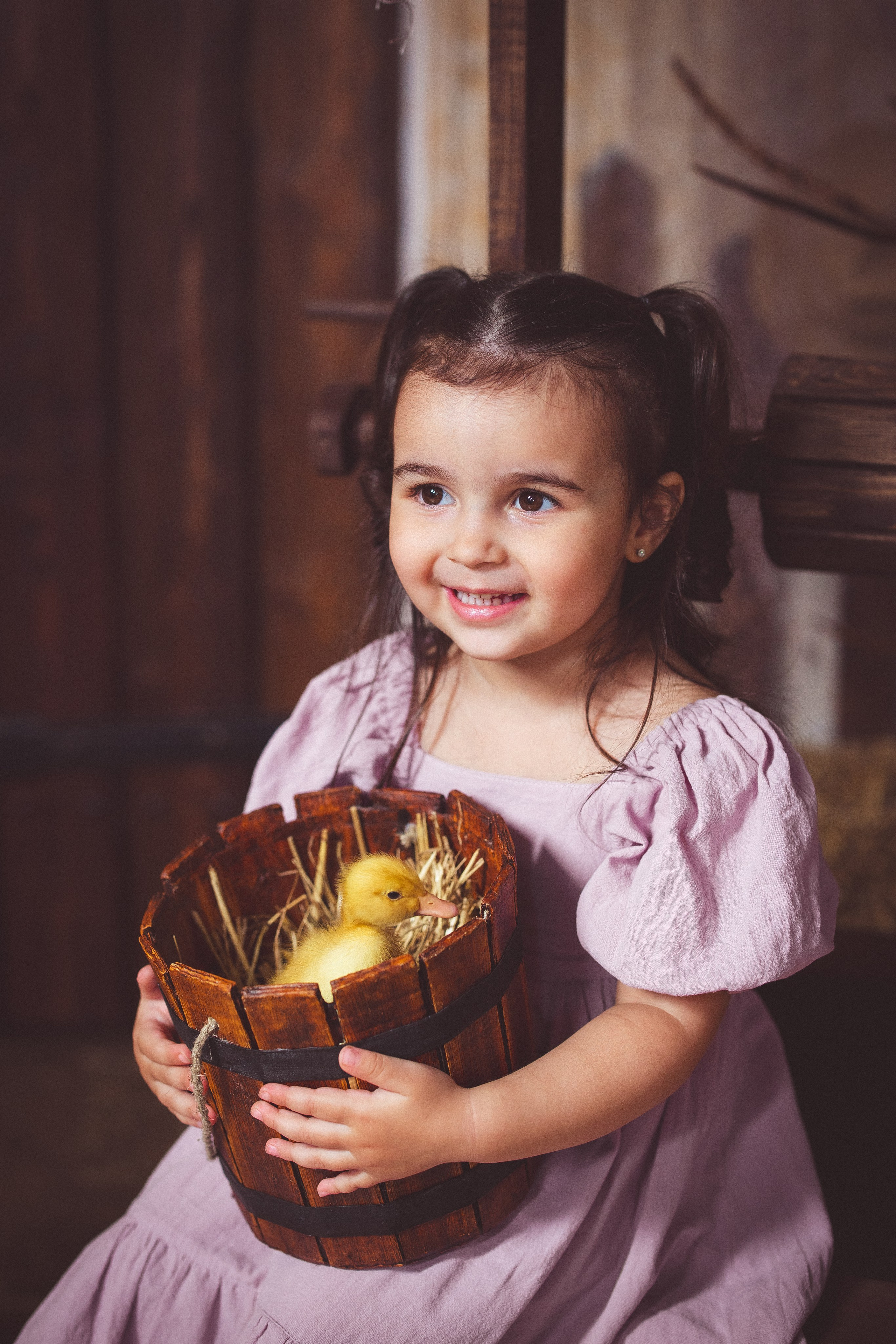 Пасхальный фотопроект с козочкой и утятами, в фотостудии «Эль» 2024 г. Семейный и детский фотограф в Краснодаре Анна Трашкова