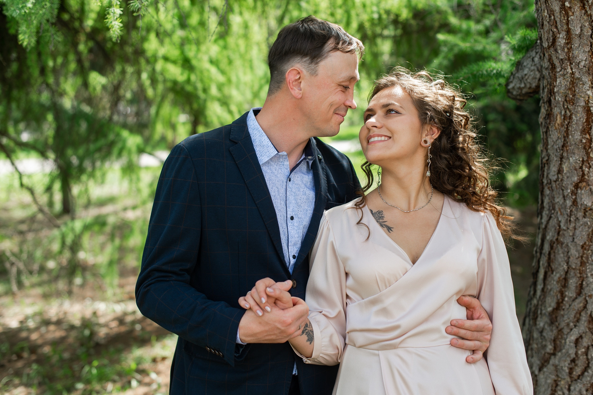 Танцующие молодожёны. Свадебный и семейный фотограф в Омске Мормулев Михаил