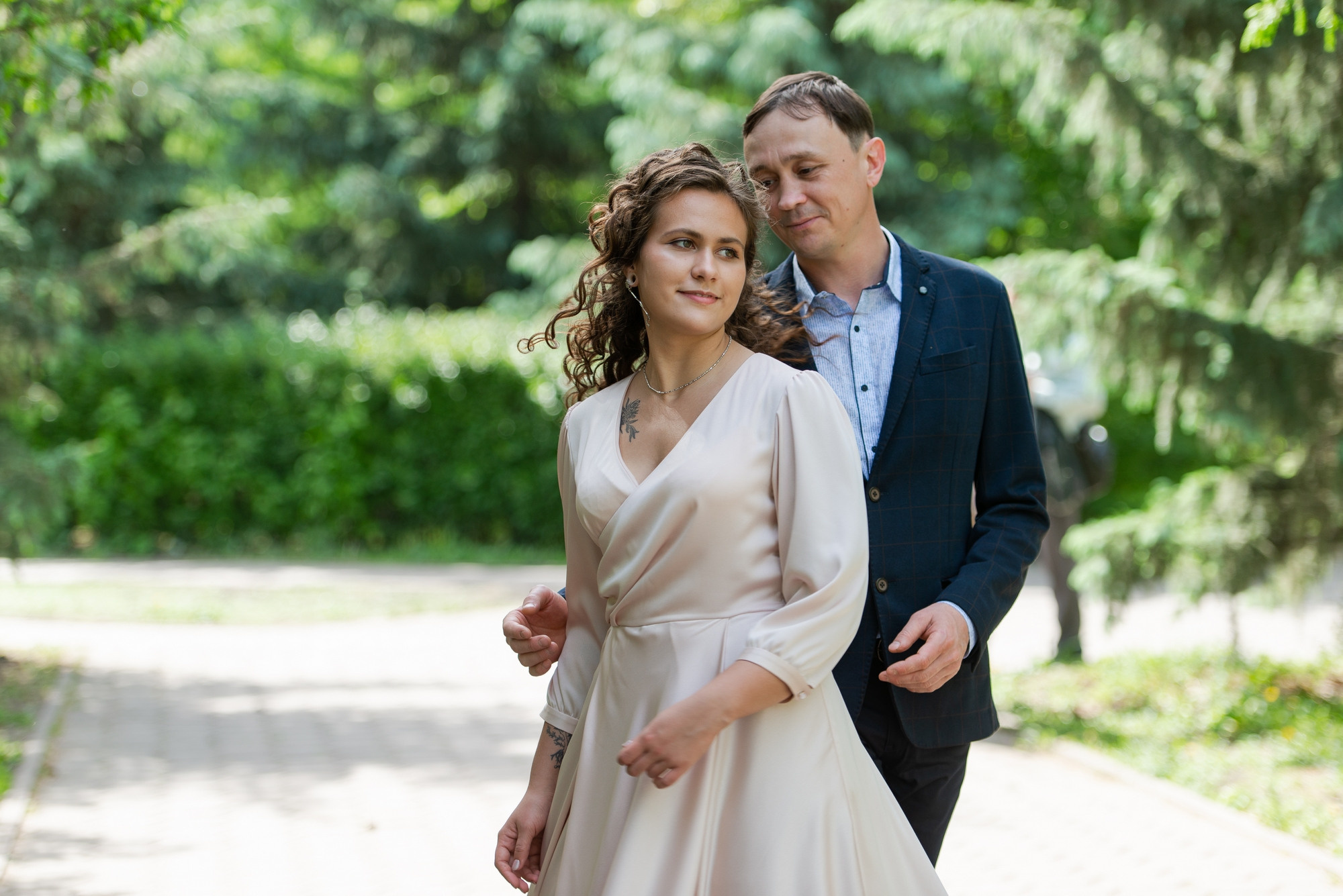 Танцующие молодожёны. Свадебный и семейный фотограф в Омске Мормулев Михаил