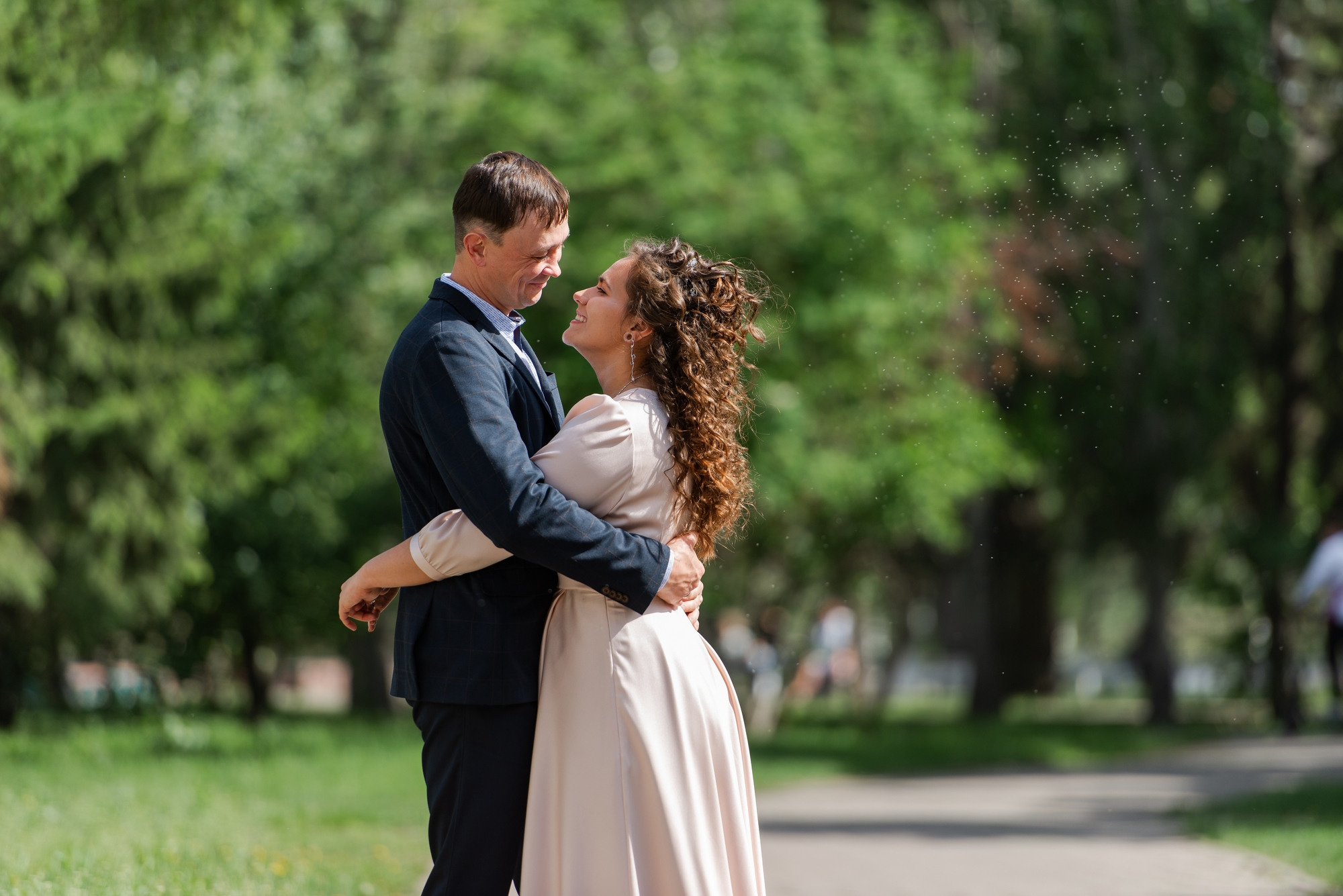 Танцующие молодожёны. Свадебный и семейный фотограф в Омске Мормулев Михаил