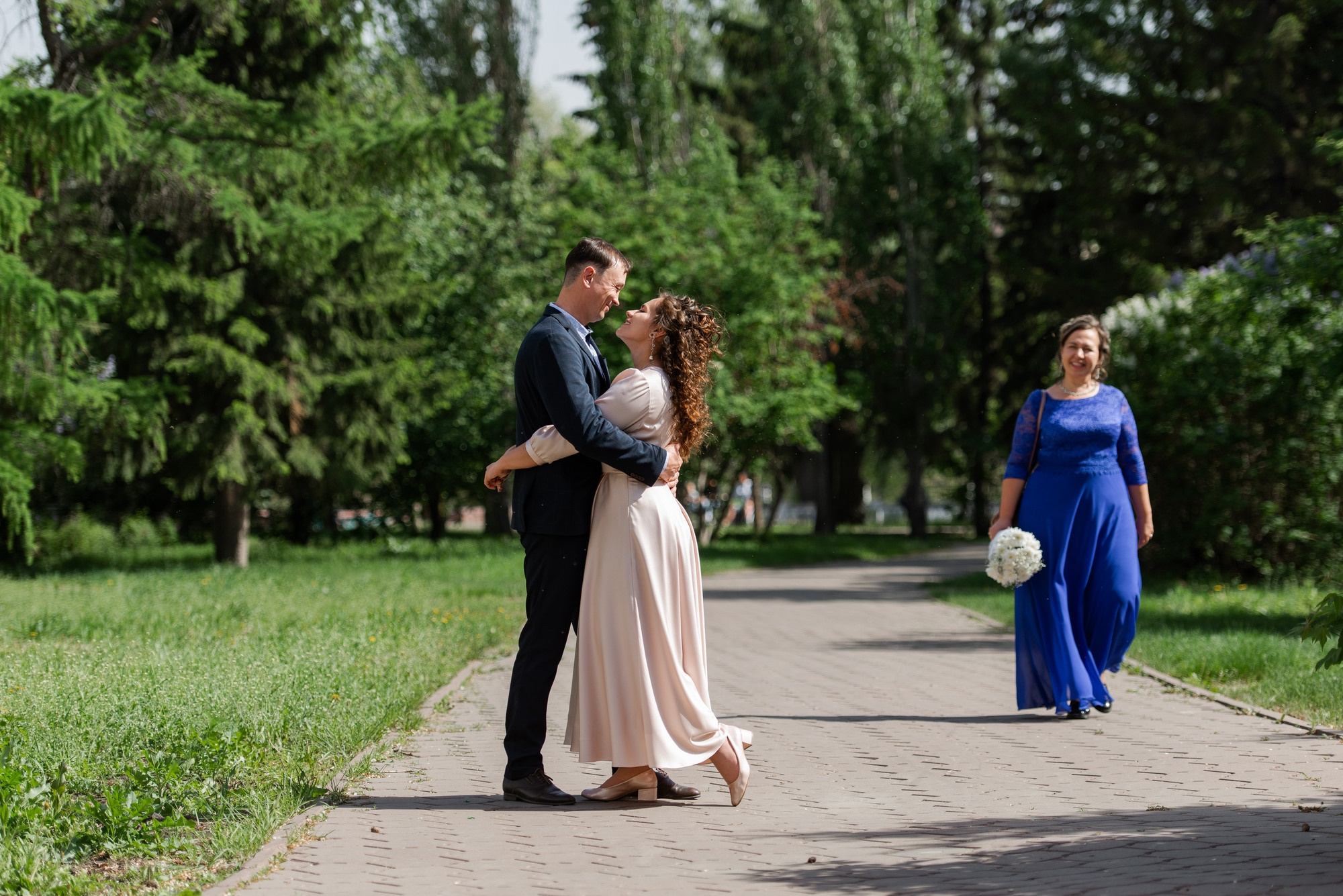 Танцующие молодожёны. Свадебный и семейный фотограф в Омске Мормулев Михаил