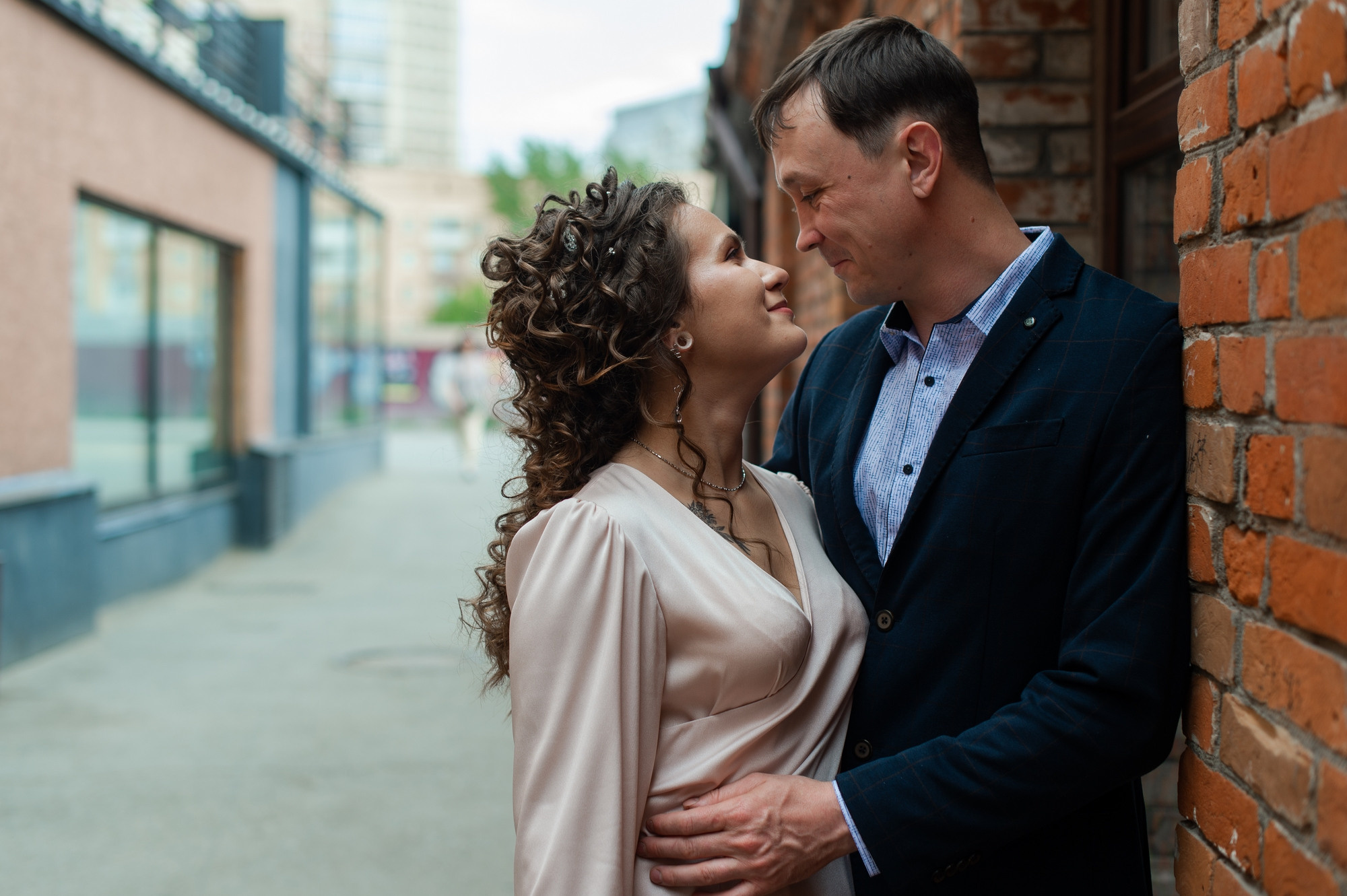 Танцующие молодожёны. Свадебный и семейный фотограф в Омске Мормулев Михаил