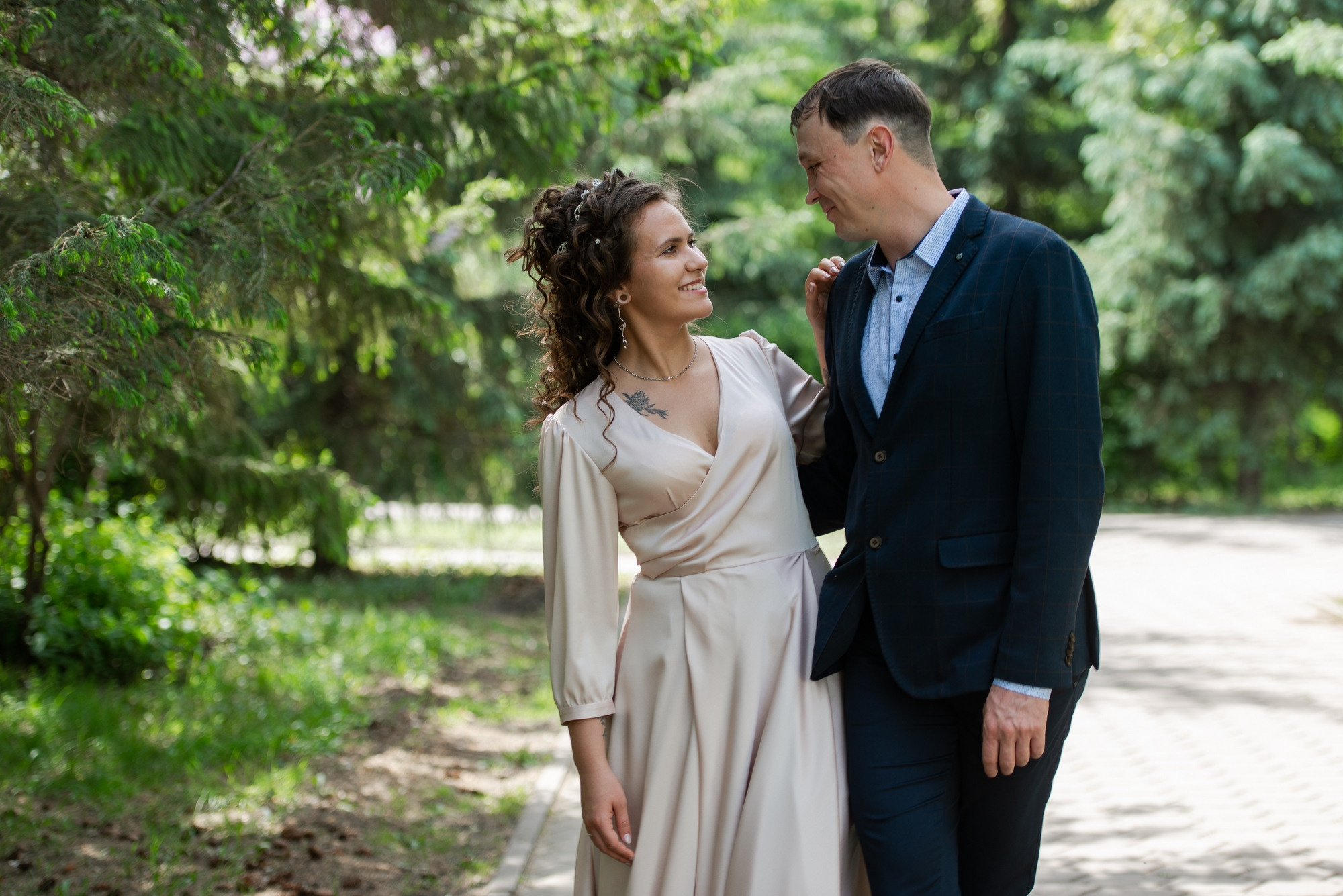 Танцующие молодожёны. Свадебный и семейный фотограф в Омске Мормулев Михаил