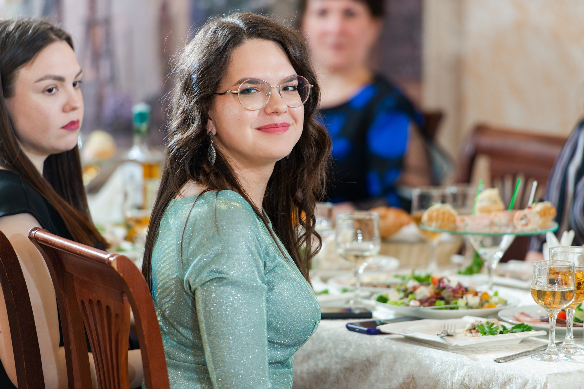 Танцующие молодожёны. Свадебный и семейный фотограф в Омске Мормулев Михаил