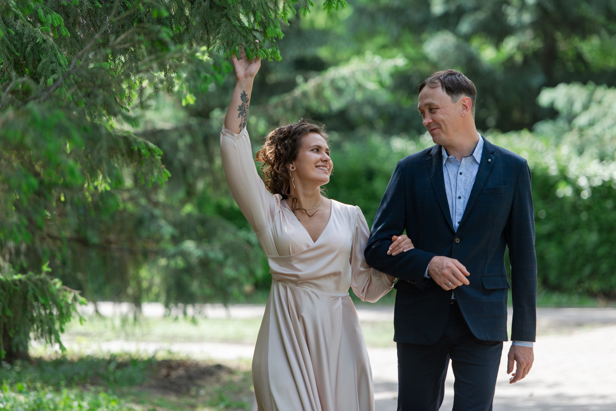 Танцующие молодожёны. Свадебный и семейный фотограф в Омске Мормулев Михаил