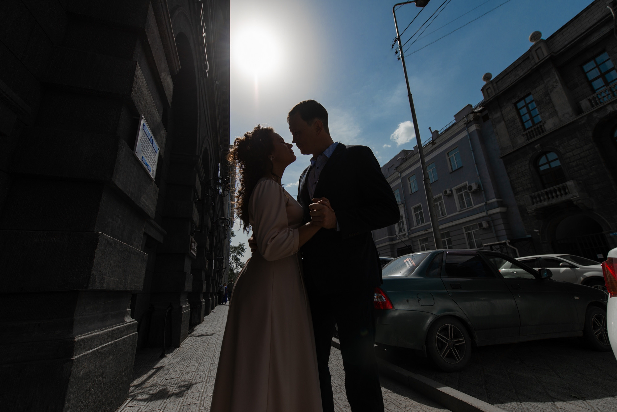 Танцующие молодожёны. Свадебный и семейный фотограф в Омске Мормулев Михаил