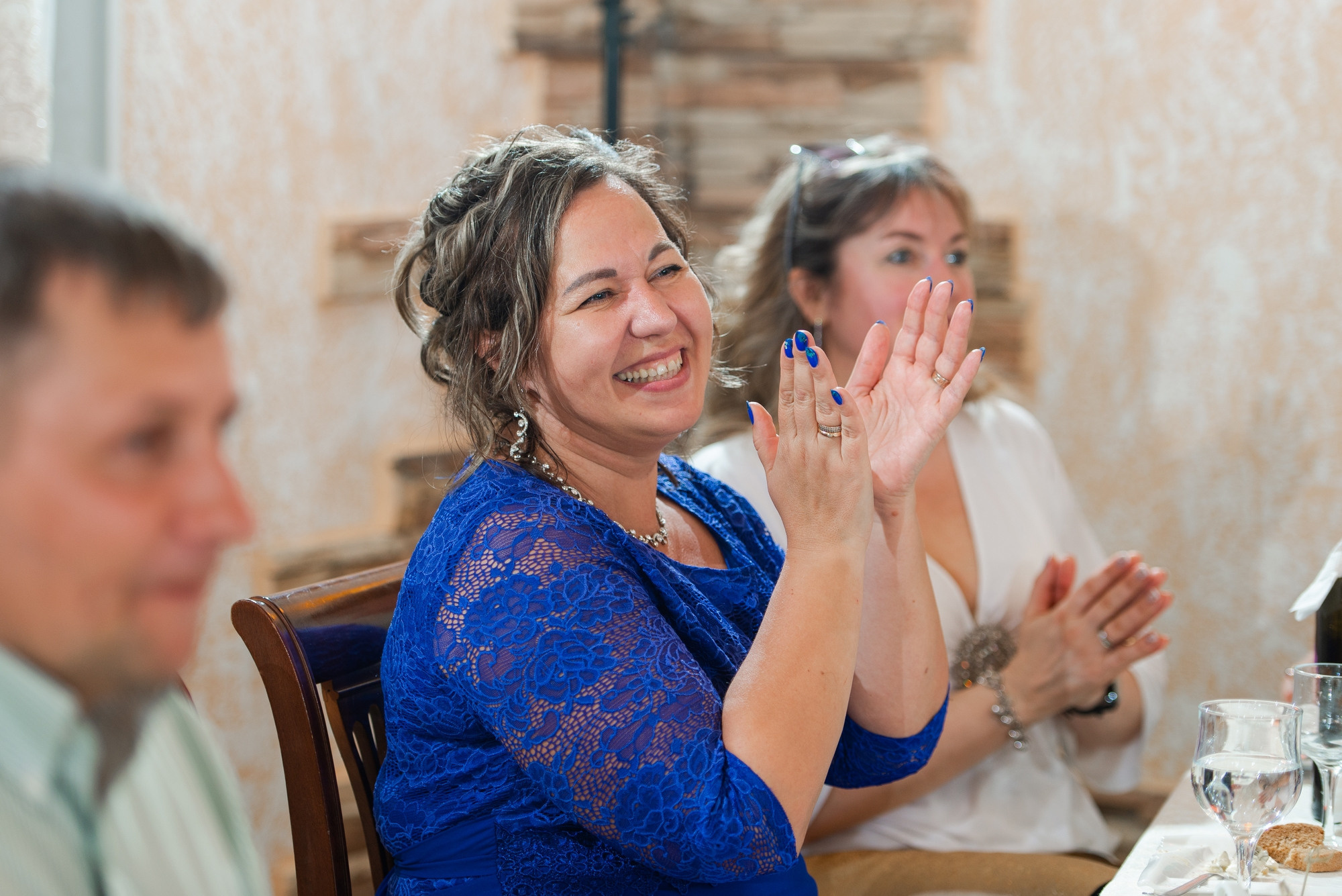 Танцующие молодожёны. Свадебный и семейный фотограф в Омске Мормулев Михаил
