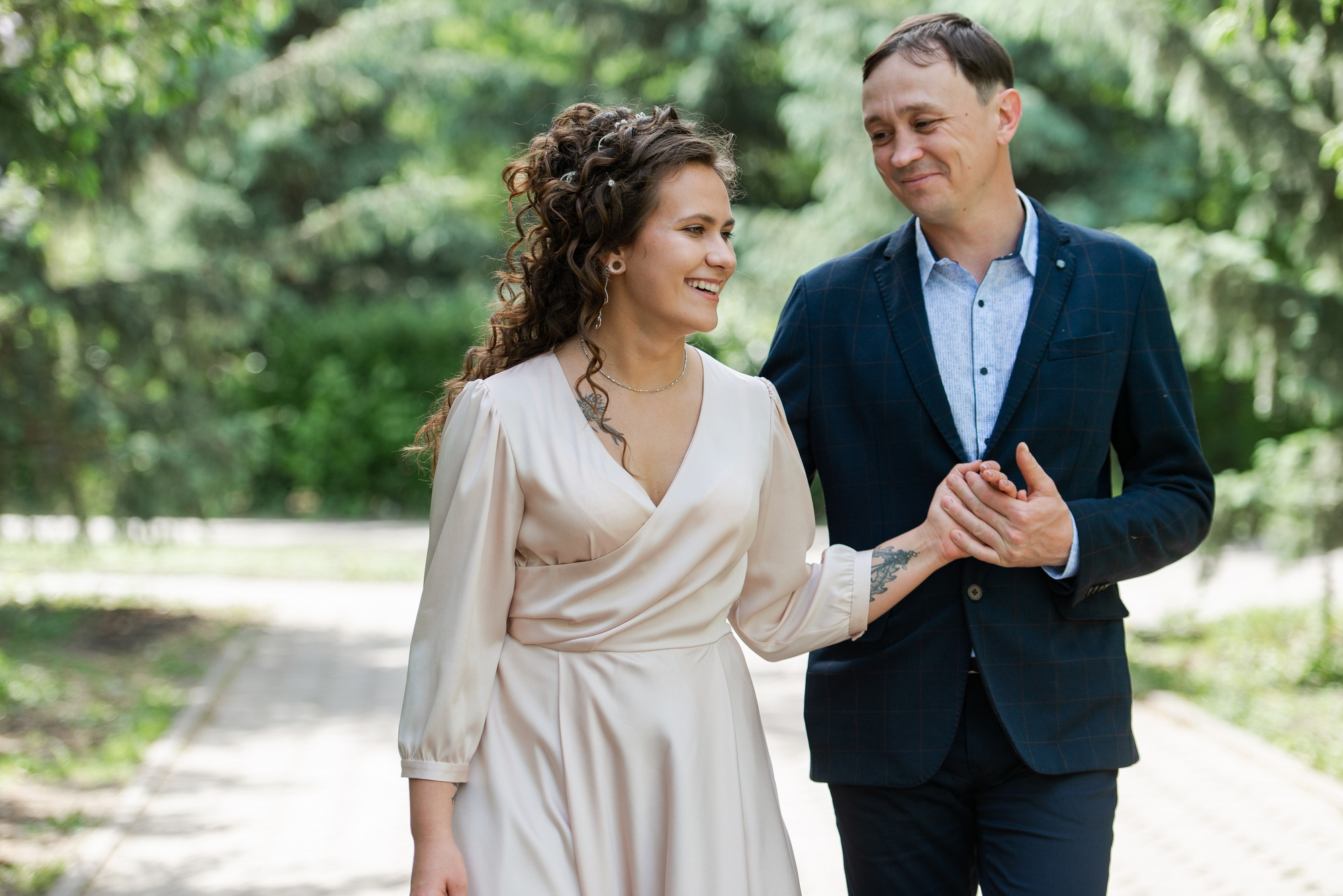 Танцующие молодожёны. Свадебный и семейный фотограф в Омске Мормулев Михаил