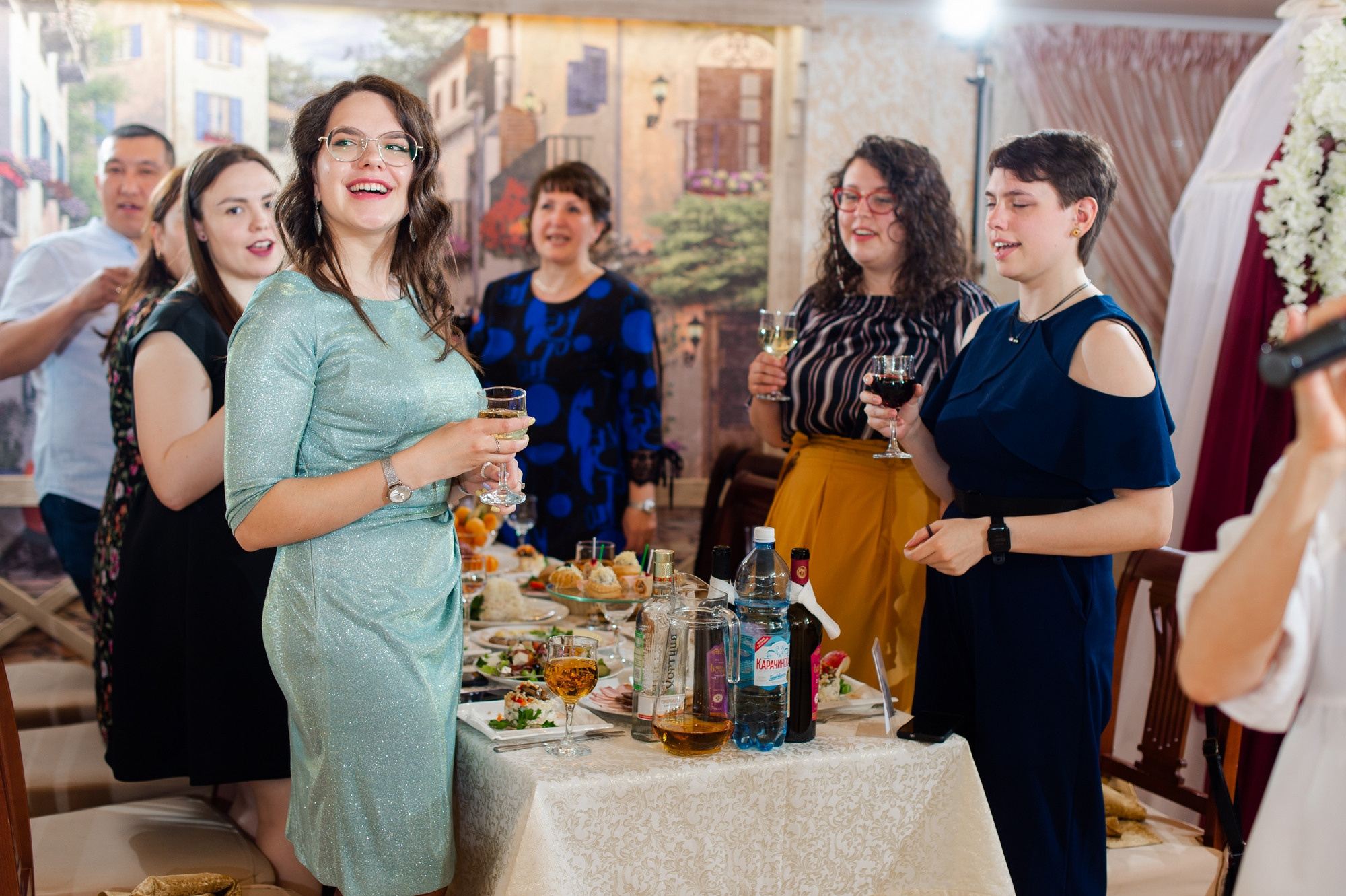 Танцующие молодожёны. Свадебный и семейный фотограф в Омске Мормулев Михаил