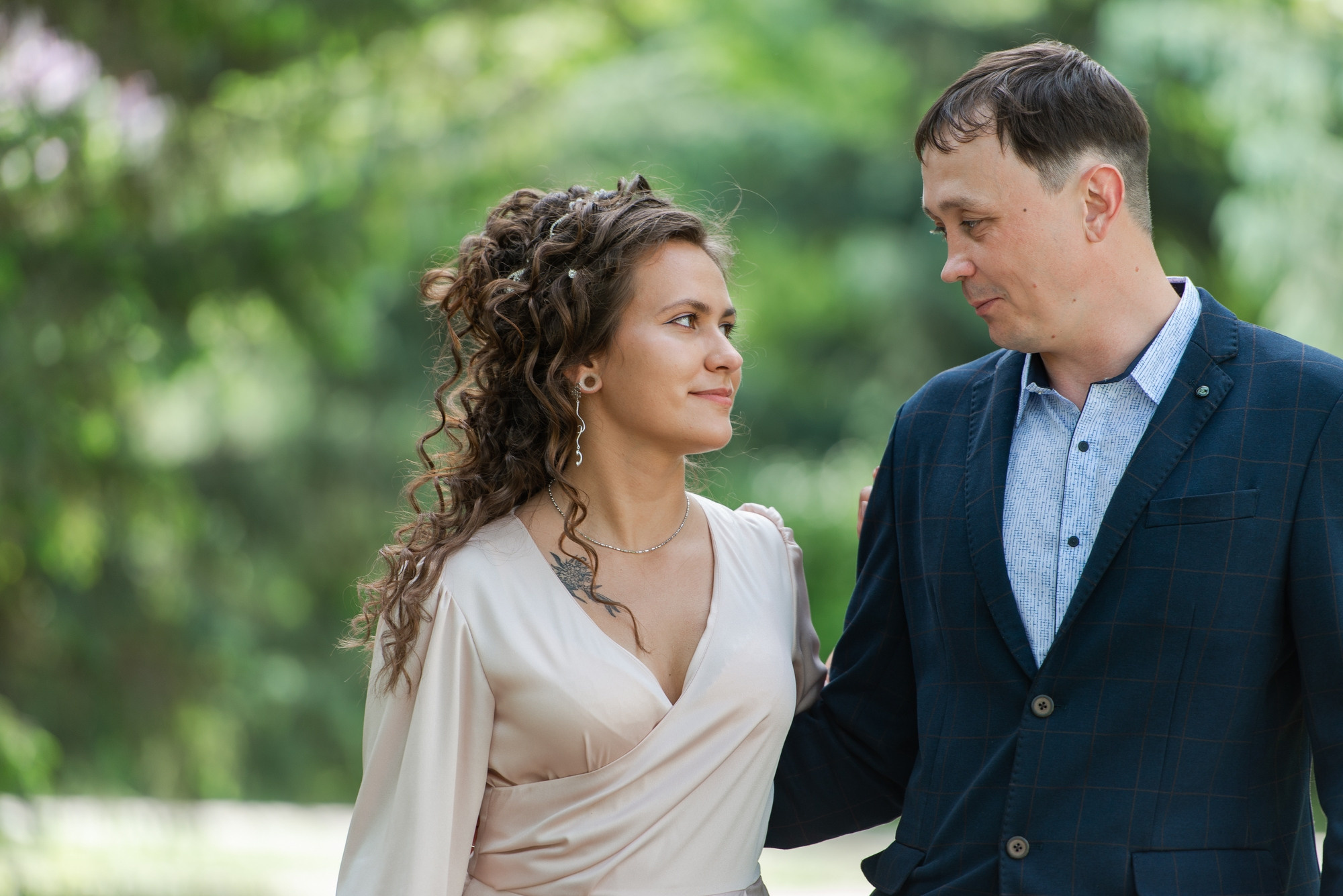 Танцующие молодожёны. Свадебный и семейный фотограф в Омске Мормулев Михаил