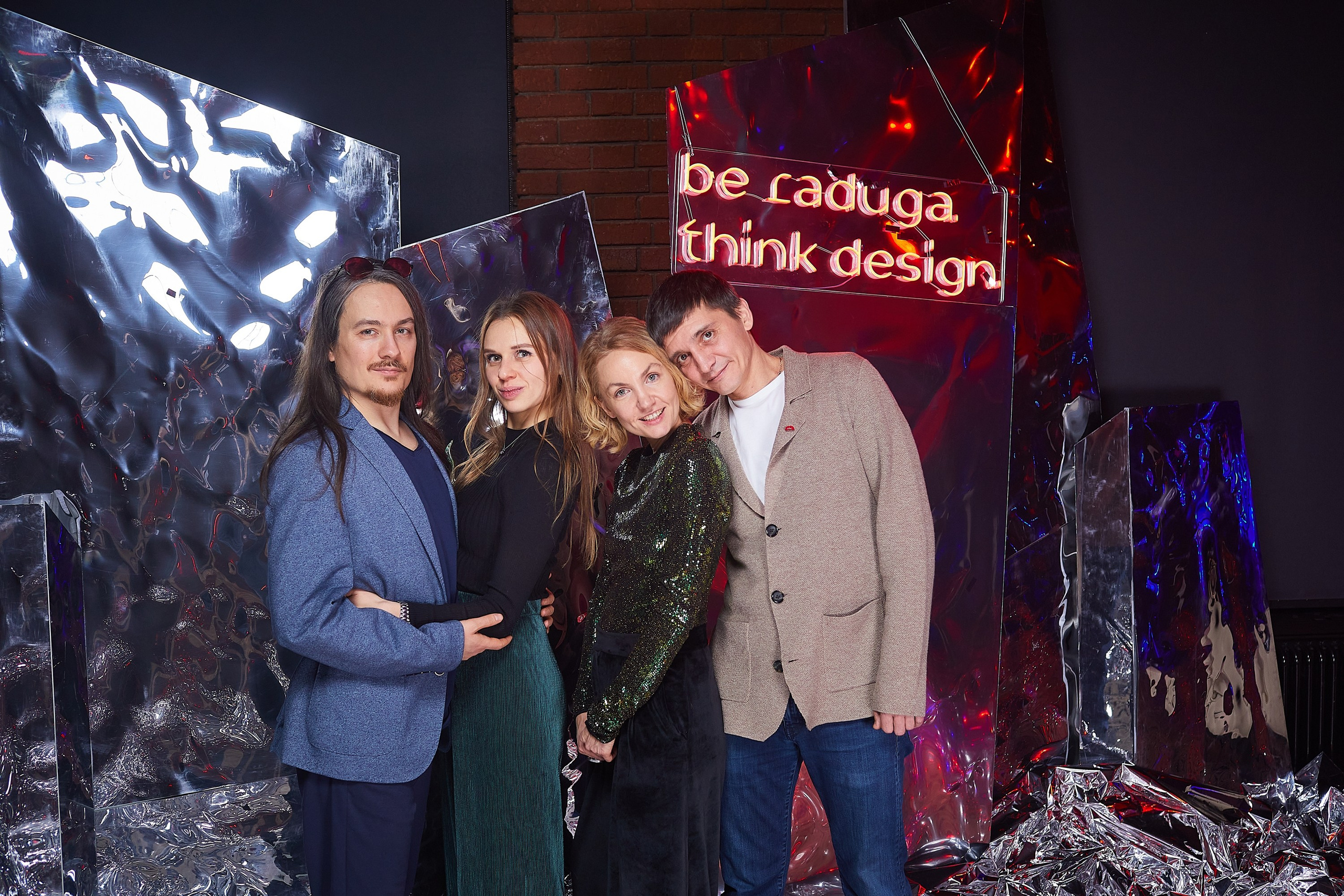 RADUGADESIGN. Александр Осин — корпоративный и семейный фотограф в Москве