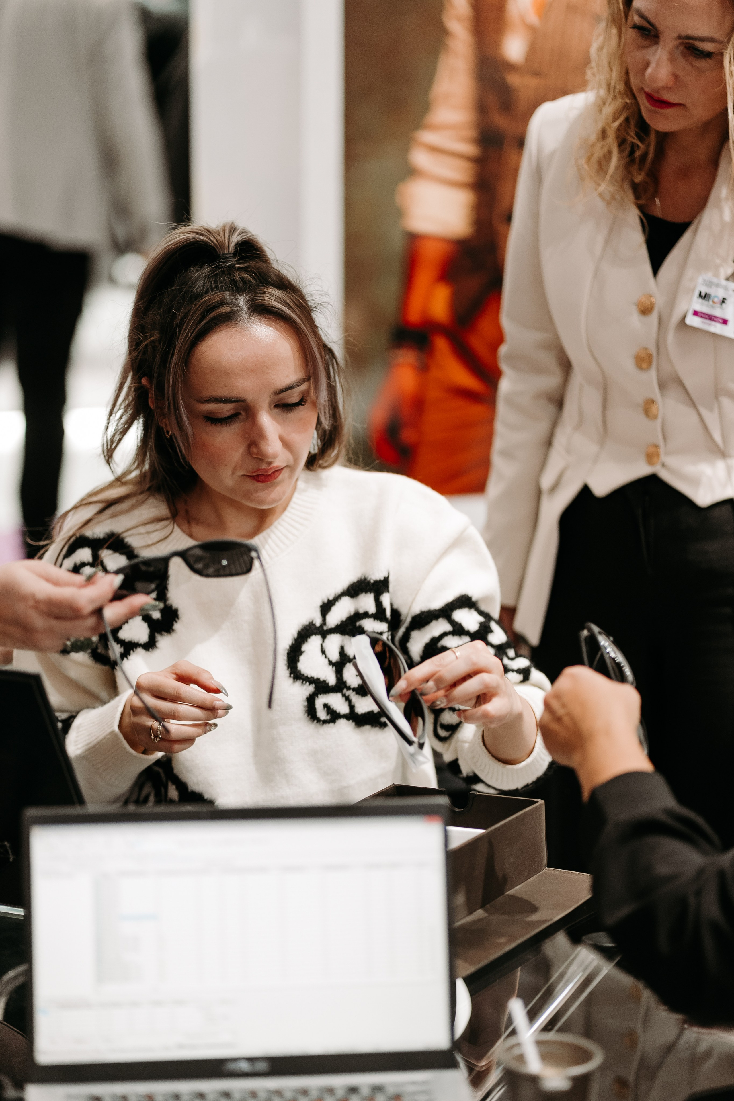 Оптическая_выставка. Репортажный и свадебный фотограф в Москве Рая Небогатова