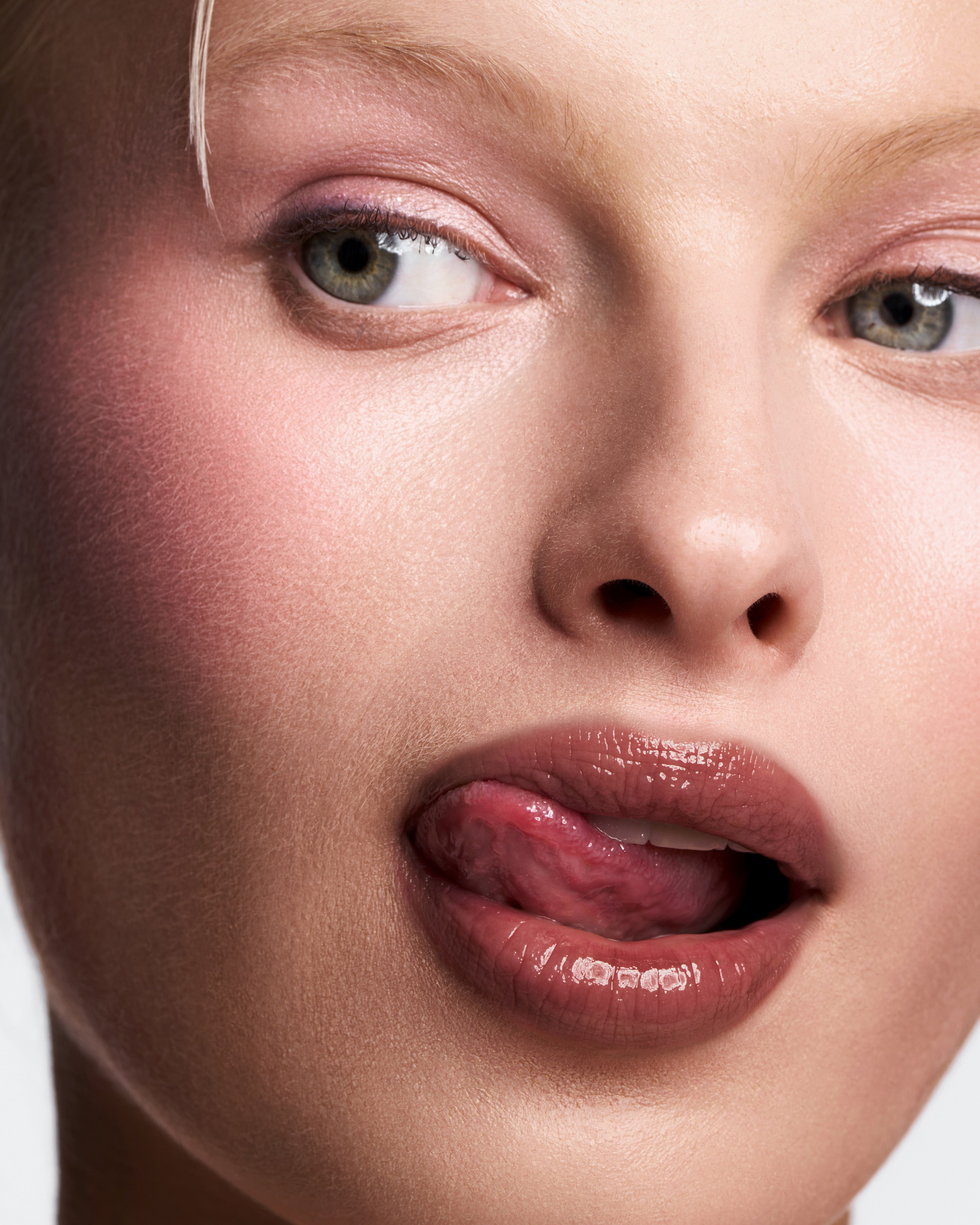 FOR ME beauty. Nadezhda Diskant is a Moscow and Saint Petersburg based photographer