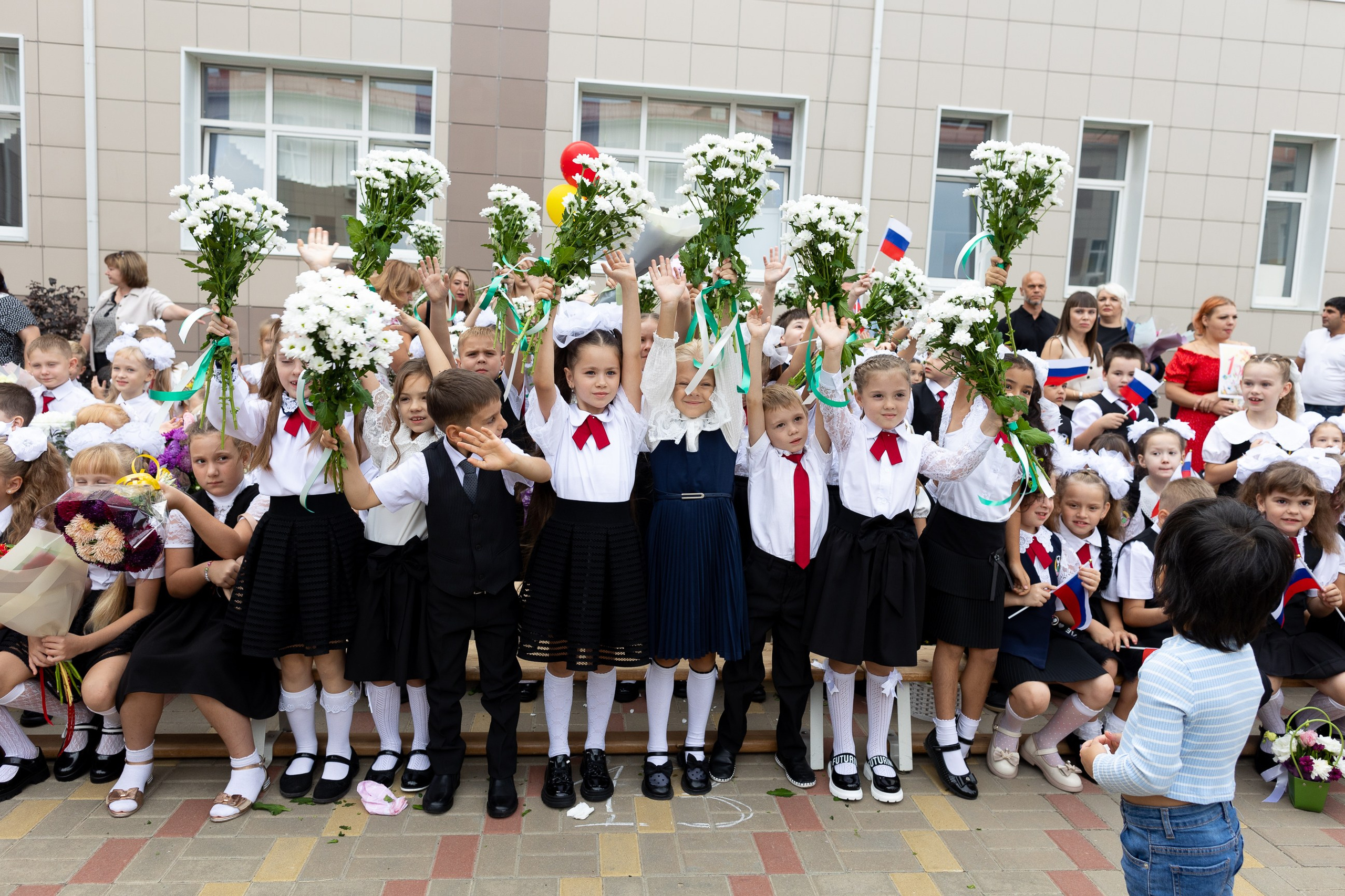 Школа № 61 им. Лавриненко, 1-е сентября | Фото. Фото и видеосъемка любых мероприятий в городе Краснодаре и Краснодарском крае. Щеколдин Антон