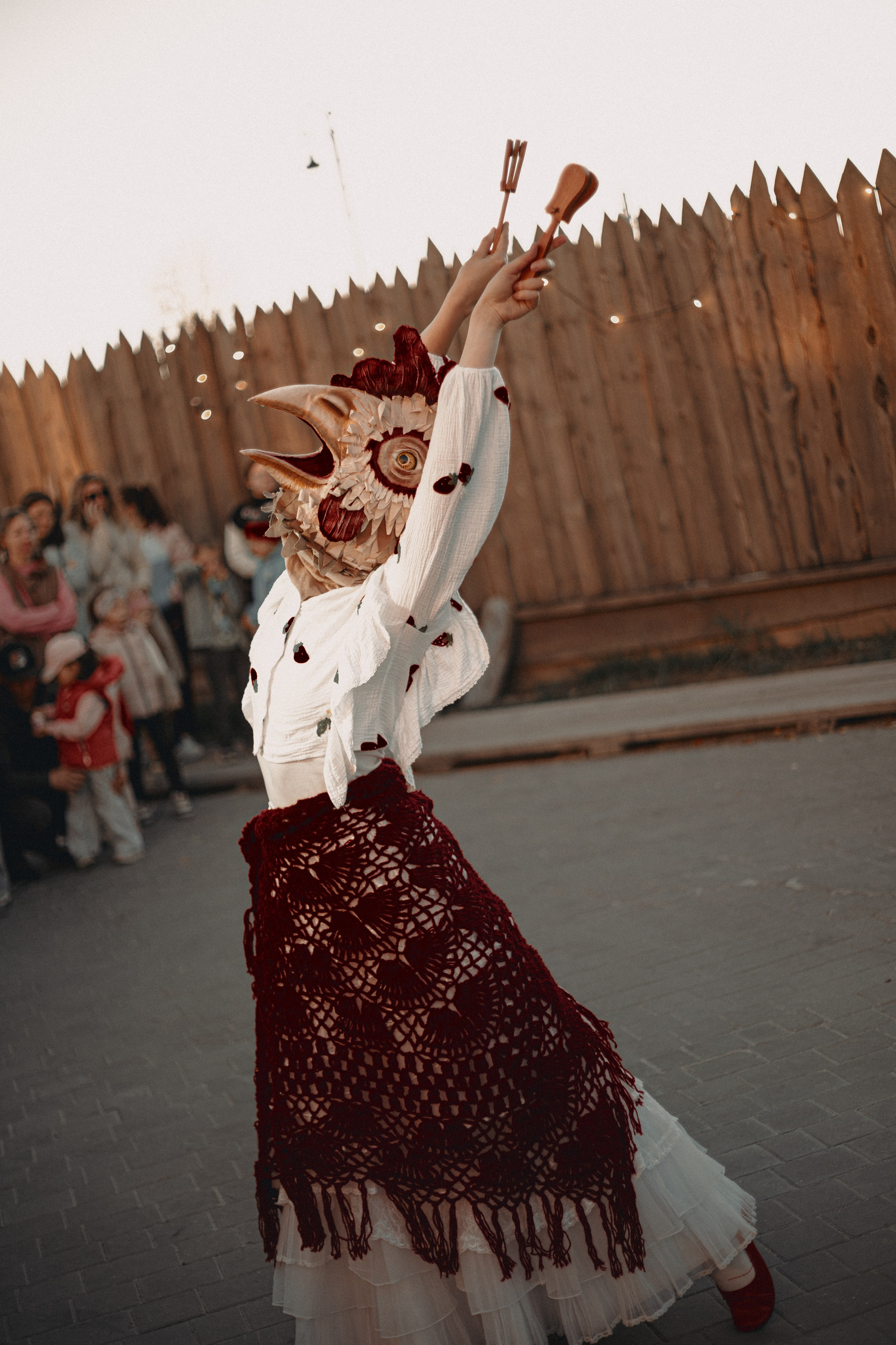 Спектакль «Куриное кабаре» от Свободного молодежного театра | Тобольск. Арт-фотограф Крис Л. в Тобольске: портрет, семейные, свадьбы