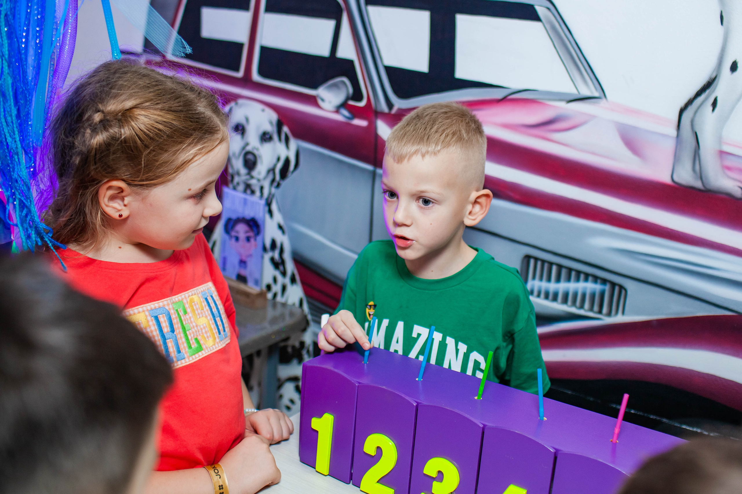 Неон Челендж День рождения Ярослава. Детский и семейный фотограф в Санкт-Петербурге Елизавета Сорокина