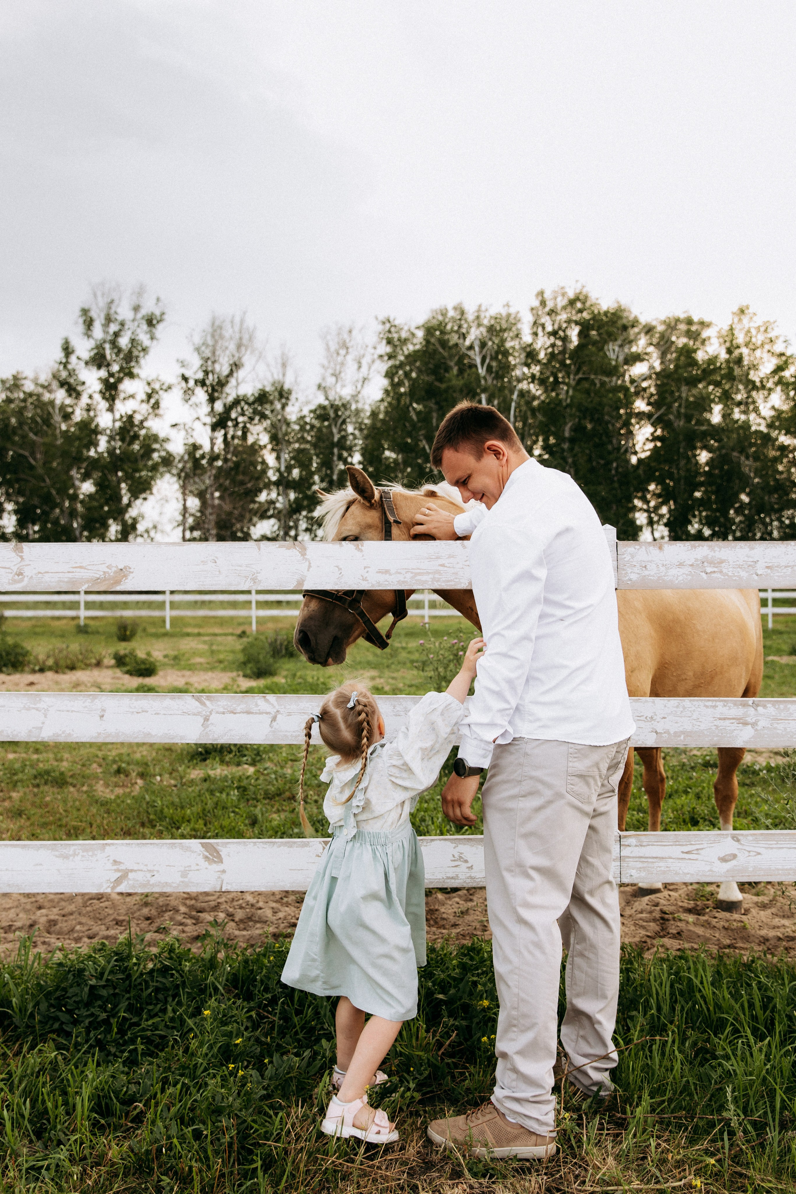 Мира и её семья. Главная