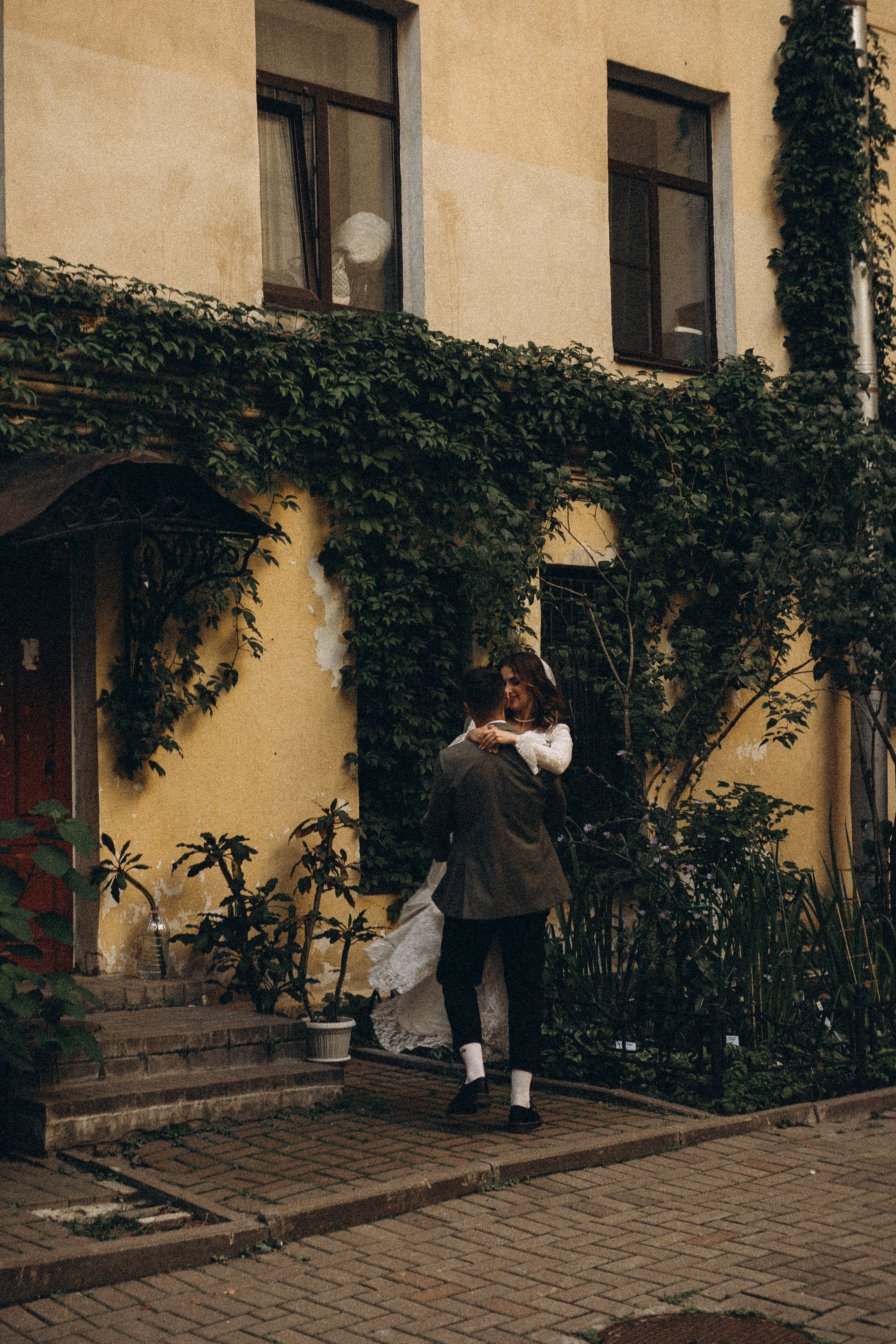 СВАДЕБНАЯ ПРОГУЛКА ВОЗЕ ИСАИКЕВСКОГО СОБОРА АСТОРИИ И ЗАКОНОДАЛЕТНОГО СОБРАНИЯ. Профессиональный фотограф, Санкт-Петербург — Виктория Богомолова