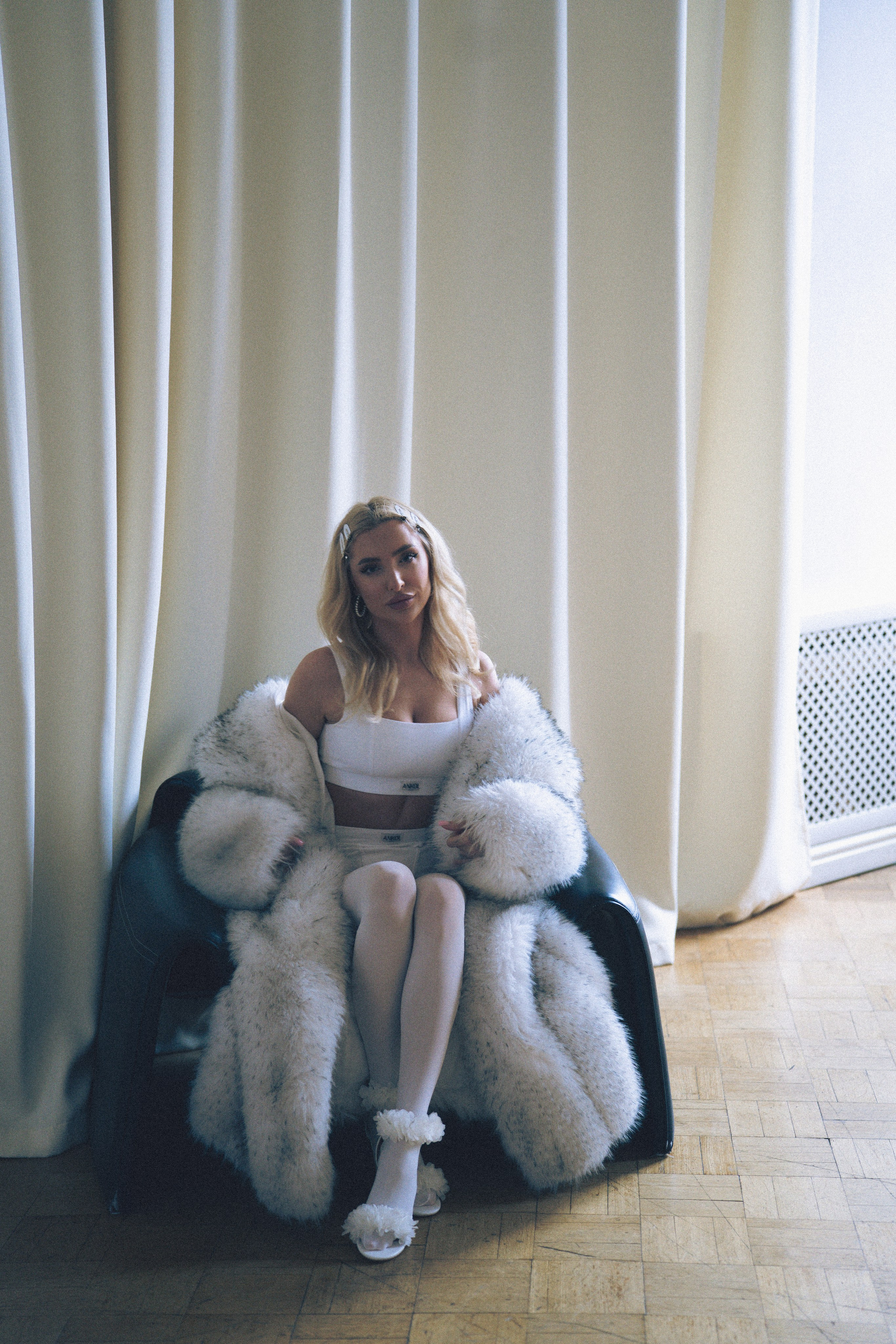 МИНИМАЛИЗМ В СТУДИИ НА ЧЕРНЫШЕВСКОЙ В СТУДИИ С БАЛКОНОМ. Профессиональный фотограф, Санкт-Петербург — Виктория Богомолова