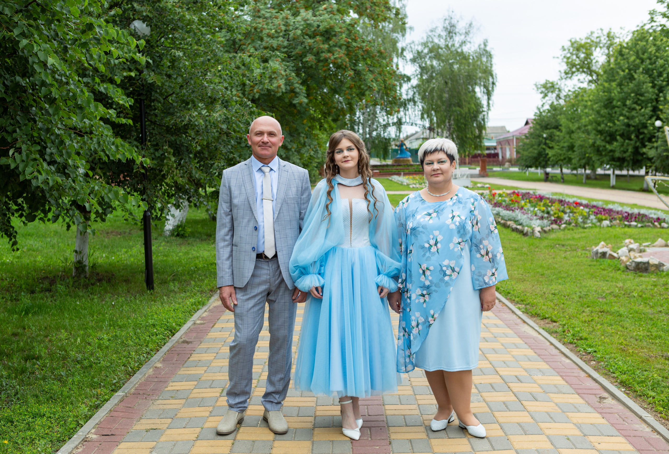 Выпускной, последний звонок. Выпускные альбомы Воронеж " СОКОЛ фото»