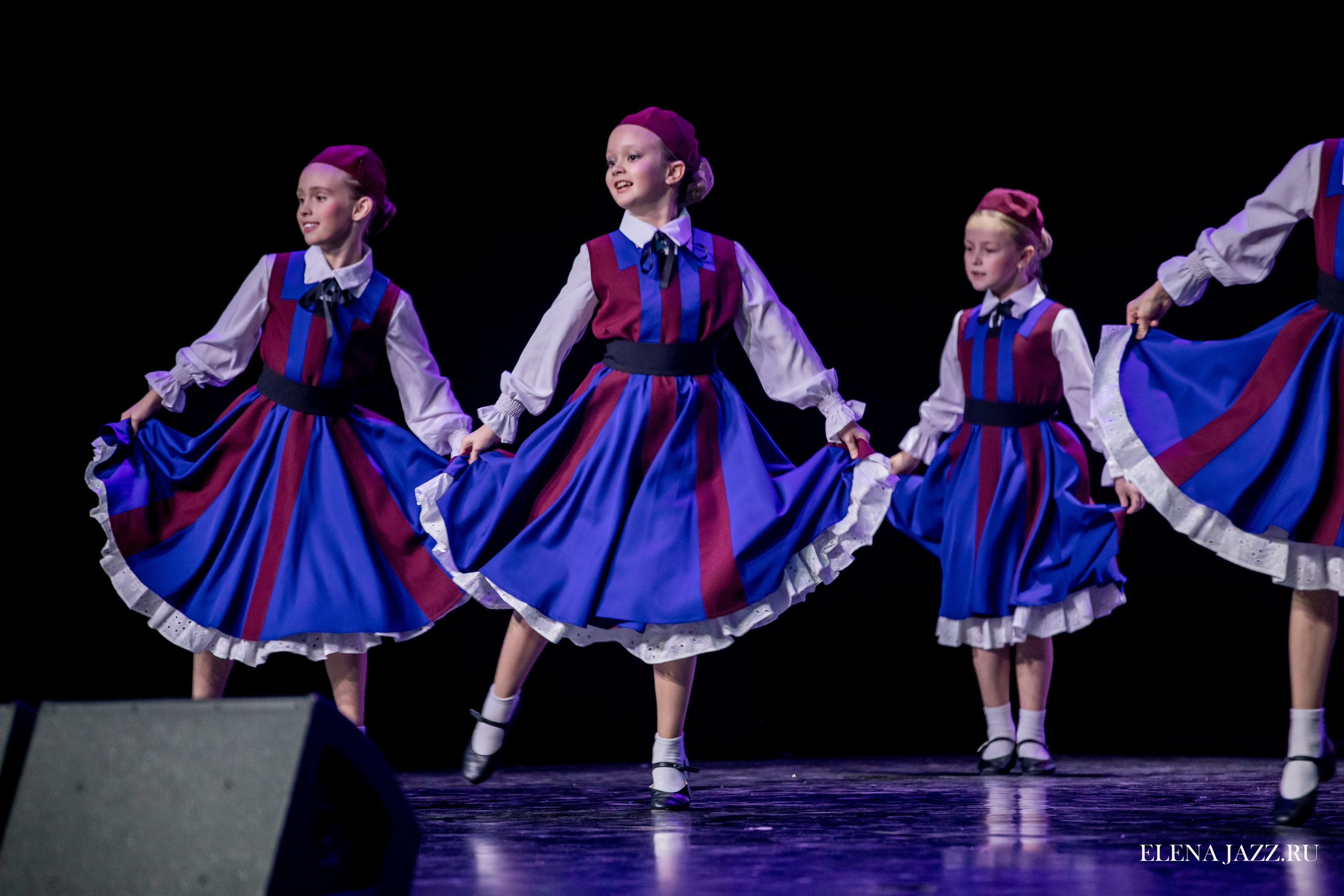 Концерт танцевального коллектива. Репортажный фотограф Елена Джаз в Москва