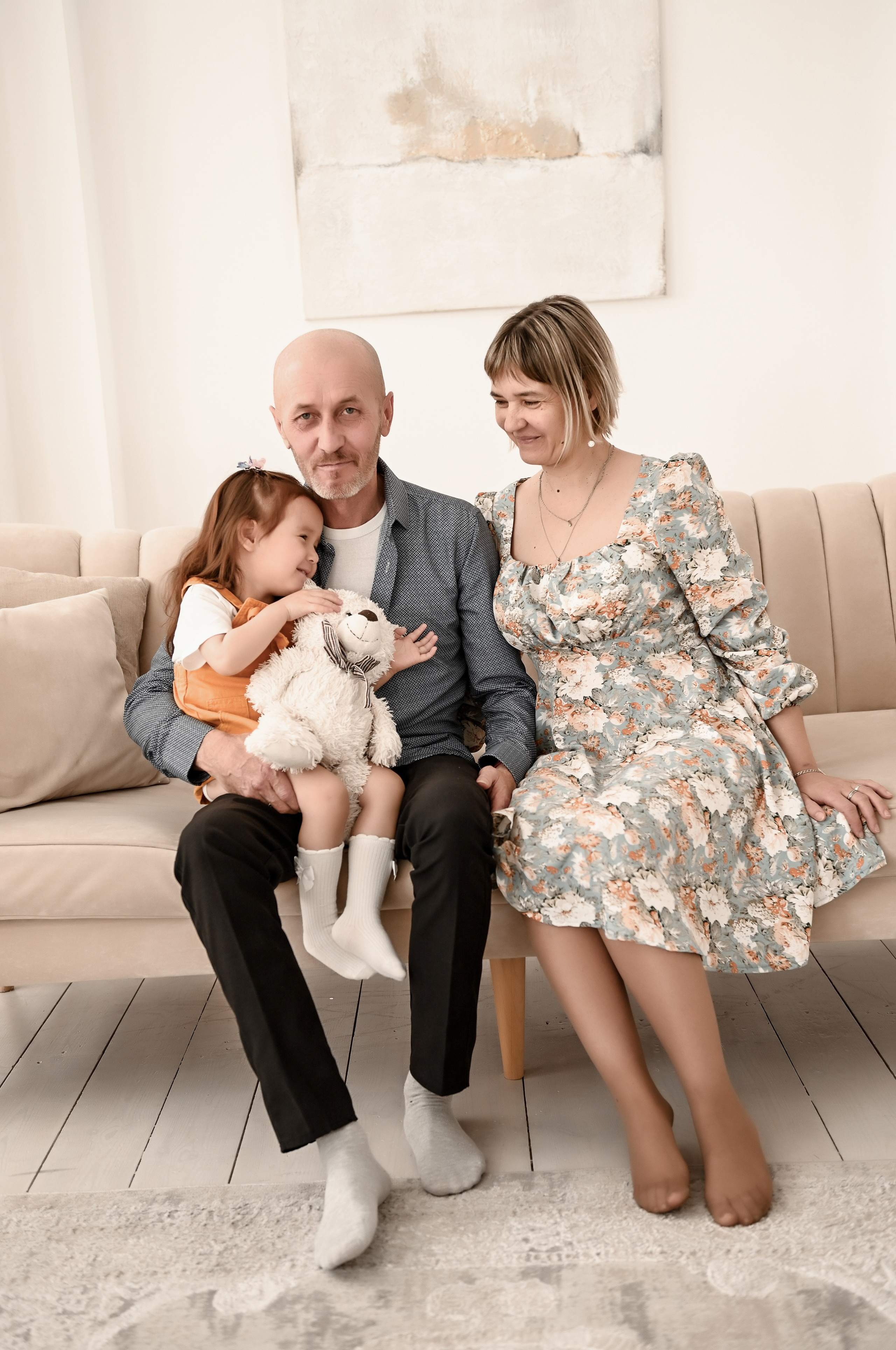 Семейная студийная  фотосессия 2. Свадебный, семейный, детский, контент фотограф в Омске Максим Ильин