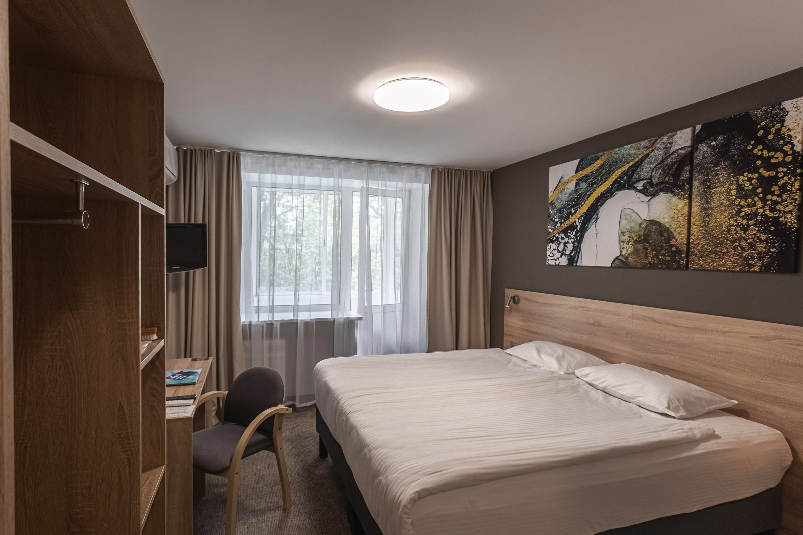 Амакс Сити-отель Уфа, фото Алексея Муравьёва, современный отель,Лобби Амакс Сити-отеля, съёмка фотографа Алексея Муравьёва, гостиничный интерьер,Номера отеля Амакс Сити Уфа, работа фотографа Алексея Муравьёва, комфортабельное размещение,Ресторан Амакс Сити-отеля, фото Алексея Муравьёва, гостиничная кухня,Рецепция Амакс Сити Уфа, съёмка Алексея Муравьёва, сервис для гостей,Спа-зона отеля Амакс Сити, фото Алексея Муравьёва, оздоровительные услуги,Конференц-зал Амакс Сити-отеля, работа фотографа Алексея Муравьёва, бизнес-мероприятия,Лифт отеля Амакс Сити Уфа, съёмка Алексея Муравьёва, современный дизайн,Номера люкс Амакс Сити, фото Алексея Муравьёва, премиальный комфорт,Зона отдыха Амакс Сити-отеля, работа фотографа Алексея Муравьёва, релакс для гостей,Инфраструктура Амакс Сити Уфа, съёмка Алексея Муравьёва, гостиничные услуги,Паркинг отеля Амакс Сити, фото Алексея Муравьёва, безопасность гостей,Вестибюль Амакс Сити, работа фотографа Алексея Муравьёва, элегантность интерьера,Номера стандарт Амакс Сити-отеля, съёмка Алексея Муравьёва, удобство проживания,Общественные зоны Амакс Сити Уфа, фото Алексея Муравьёва, современный дизайн,Ресторан и бар Амакс Сити, работа фотографа Алексея Муравьёва, гастрономические предложения,Интерьер отеля Амакс Сити Уфа, фото Алексея Муравьёва, гостиничный стиль,Мебель номеров Амакс Сити, съёмка Алексея Муравьёва, комфорт для постояльцев,Освещение отеля Амакс Сити, работа фотографа Алексея Муравьёва, уют для гостей,Терраса Амакс Сити-отеля, фото Алексея Муравьёва, панорамный вид