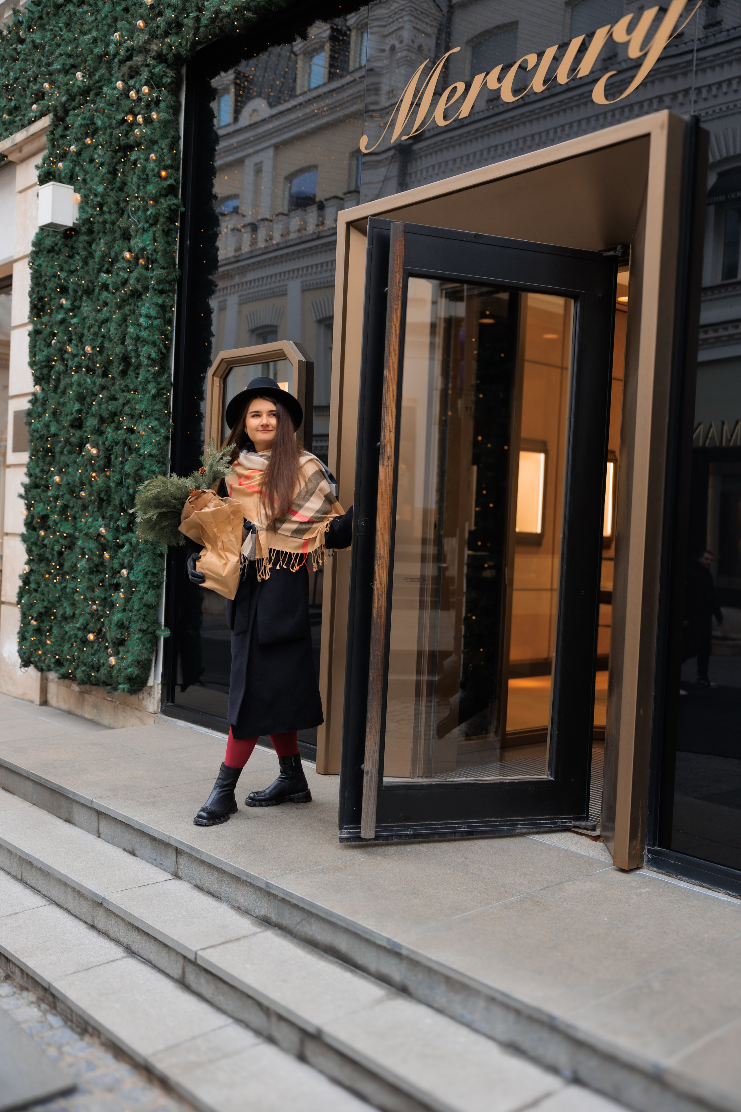 ДАША. Я фотограф из Москвы к Вашим услугам