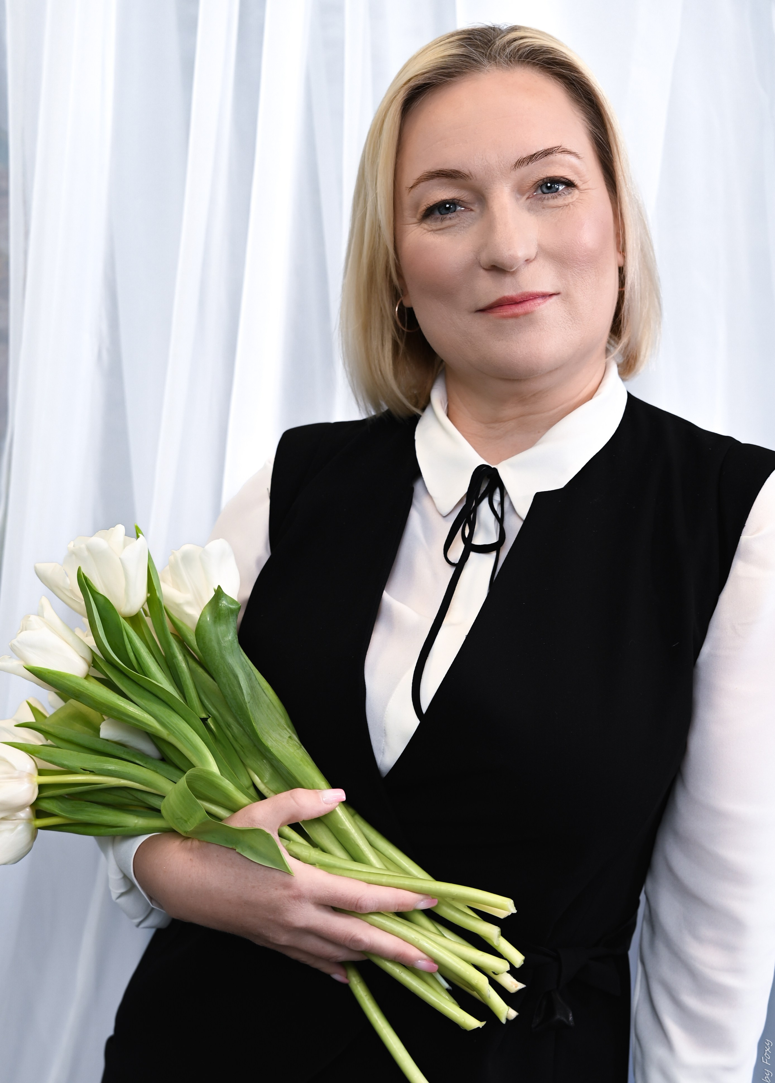 Портретная съёмка Челябинского завода «Минплита» в честь 8 марта. Фотограф мероприятий и студийные съёмки в Челябинске Евгения Foxy