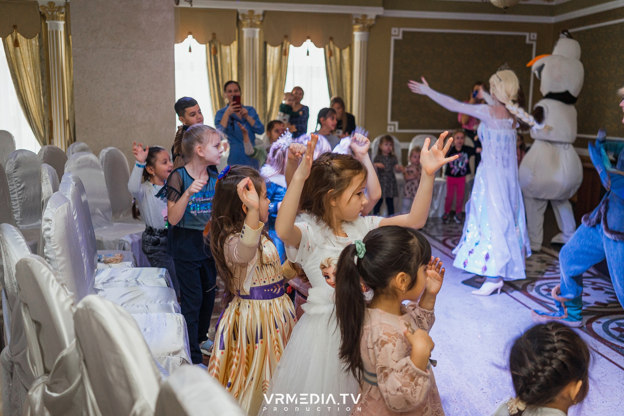 ХОЛОДНОЕ СЕРДЦЕ в ресторане «Империя»