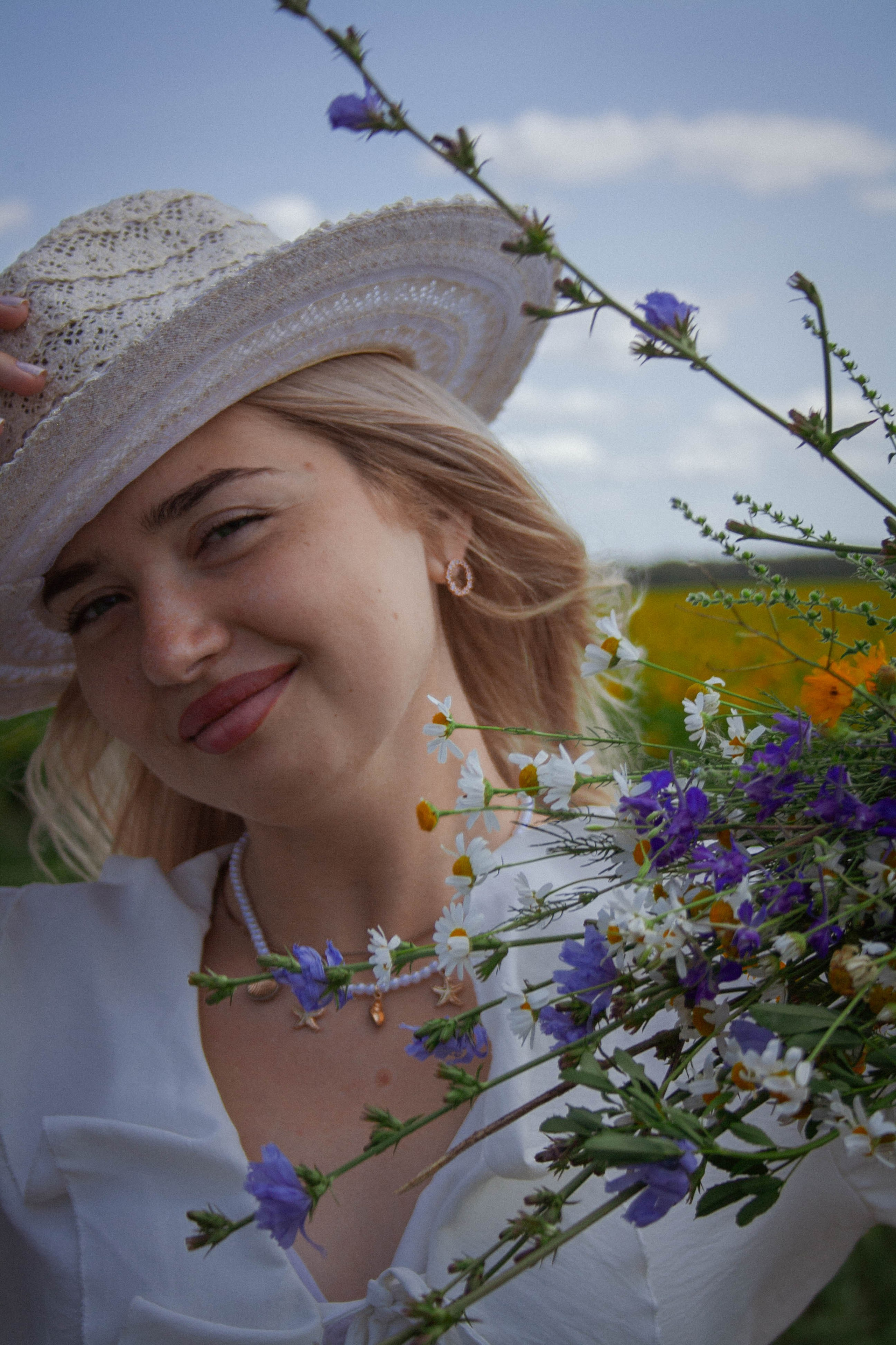 Настроение: уйти в поле с подсолнухами. Портретный фотограф в Саратове