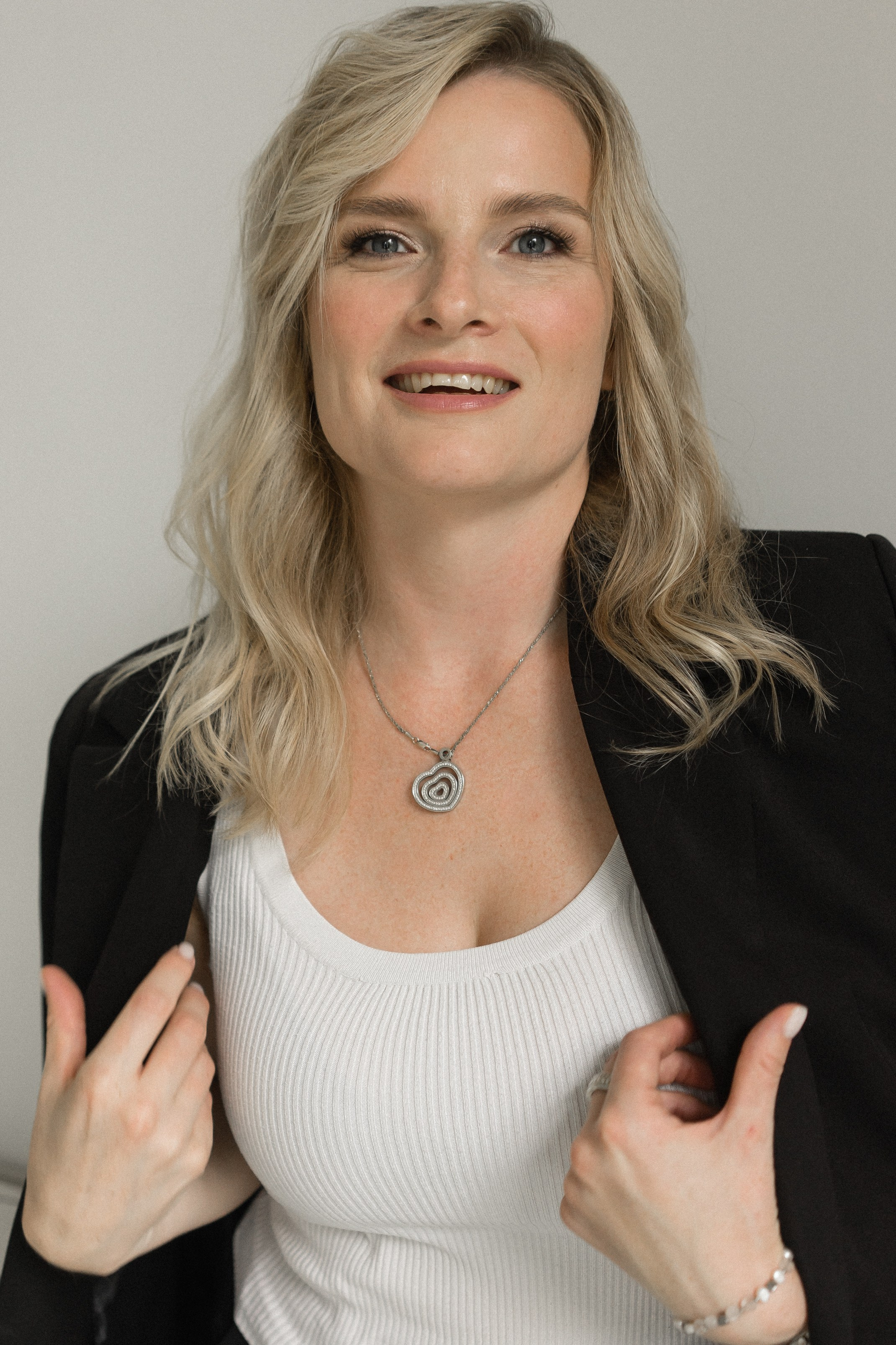 Евгения. Лучшее время — наедине с собой. Эстетичная фото- и видеосъёмка Ирина Арсентьева. Челябинск и весь мир