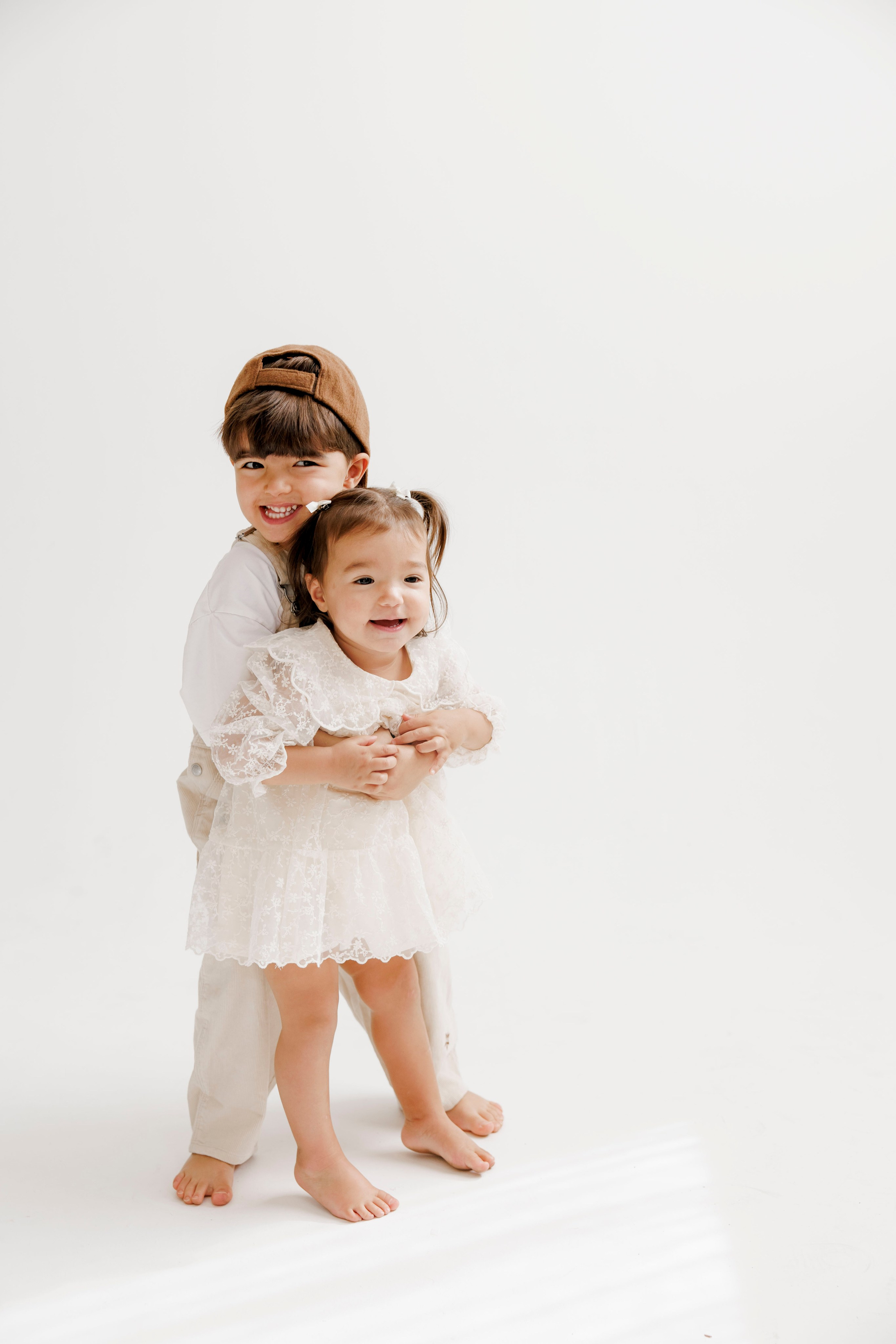 Family photoshoot inside the studio. Wedding and family photographer