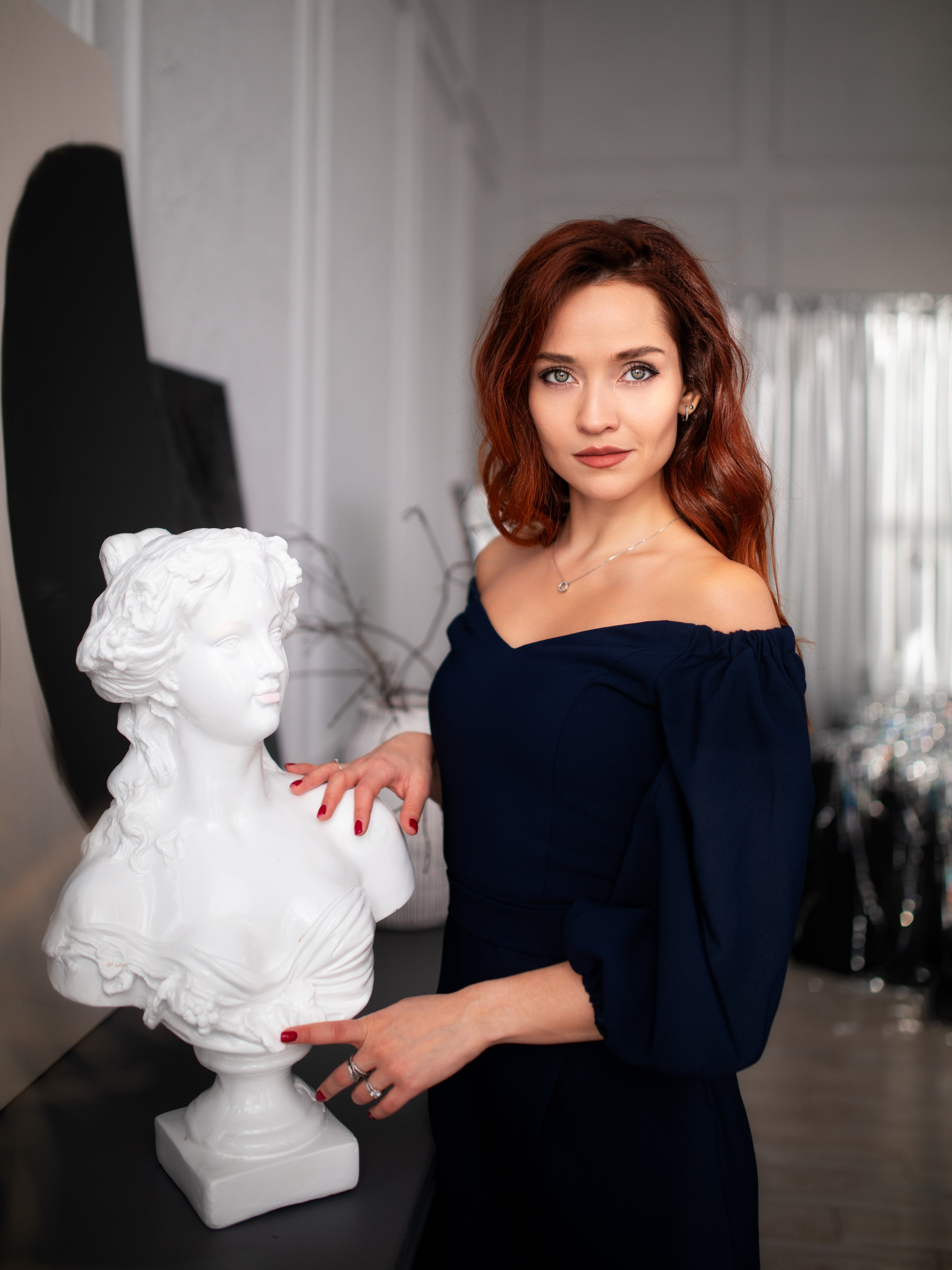 Студийный фотосет с Еленой в интерьере и на циклораме в формате для «себя»