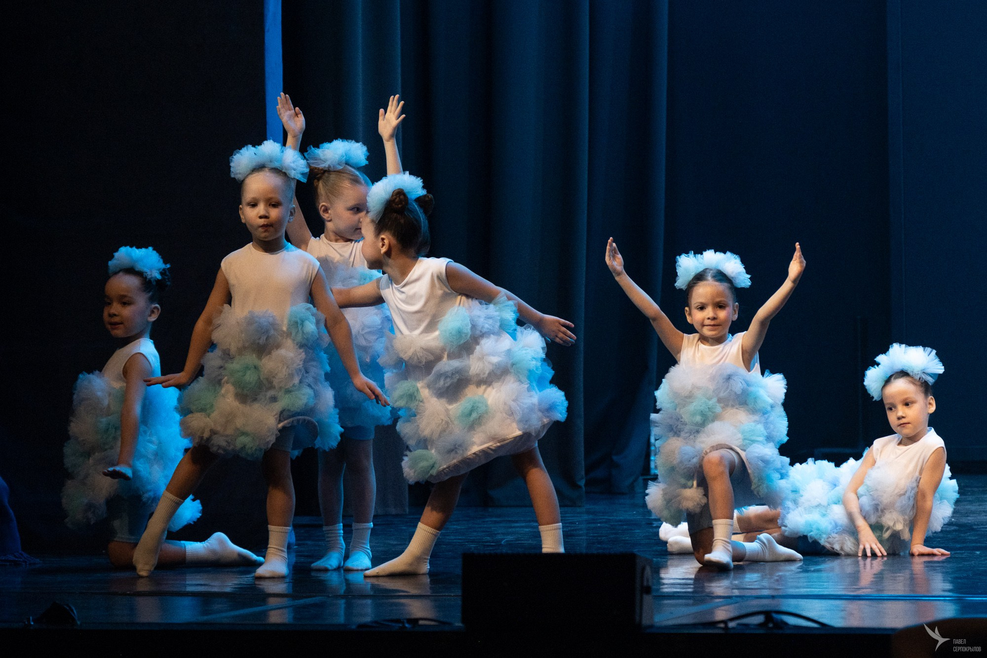 Отчетный концерт студии танца «ШАГ». Репортажный фотограф в Казани Павел Серпокрылов