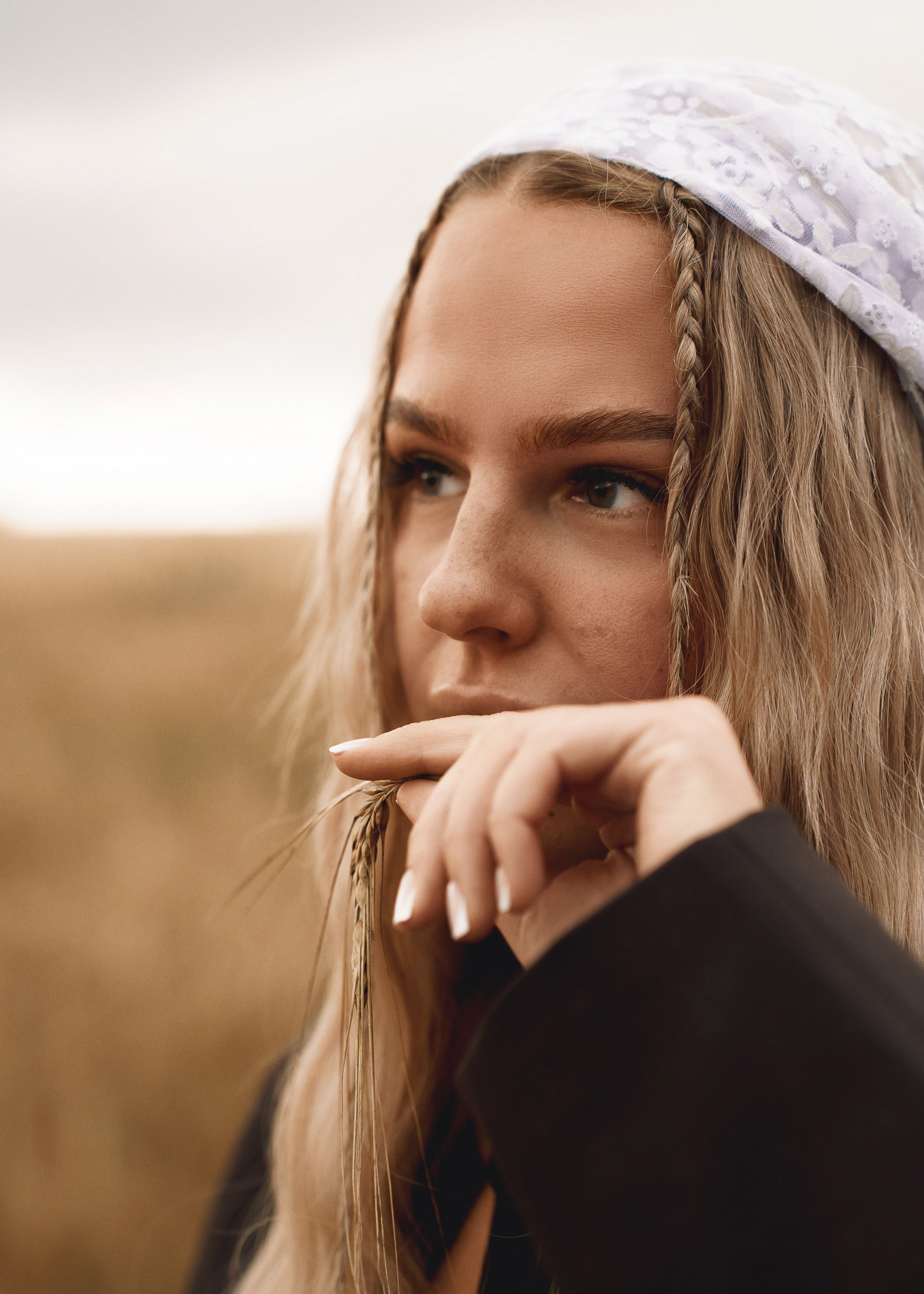 ПОЛЕ. Женский портрет