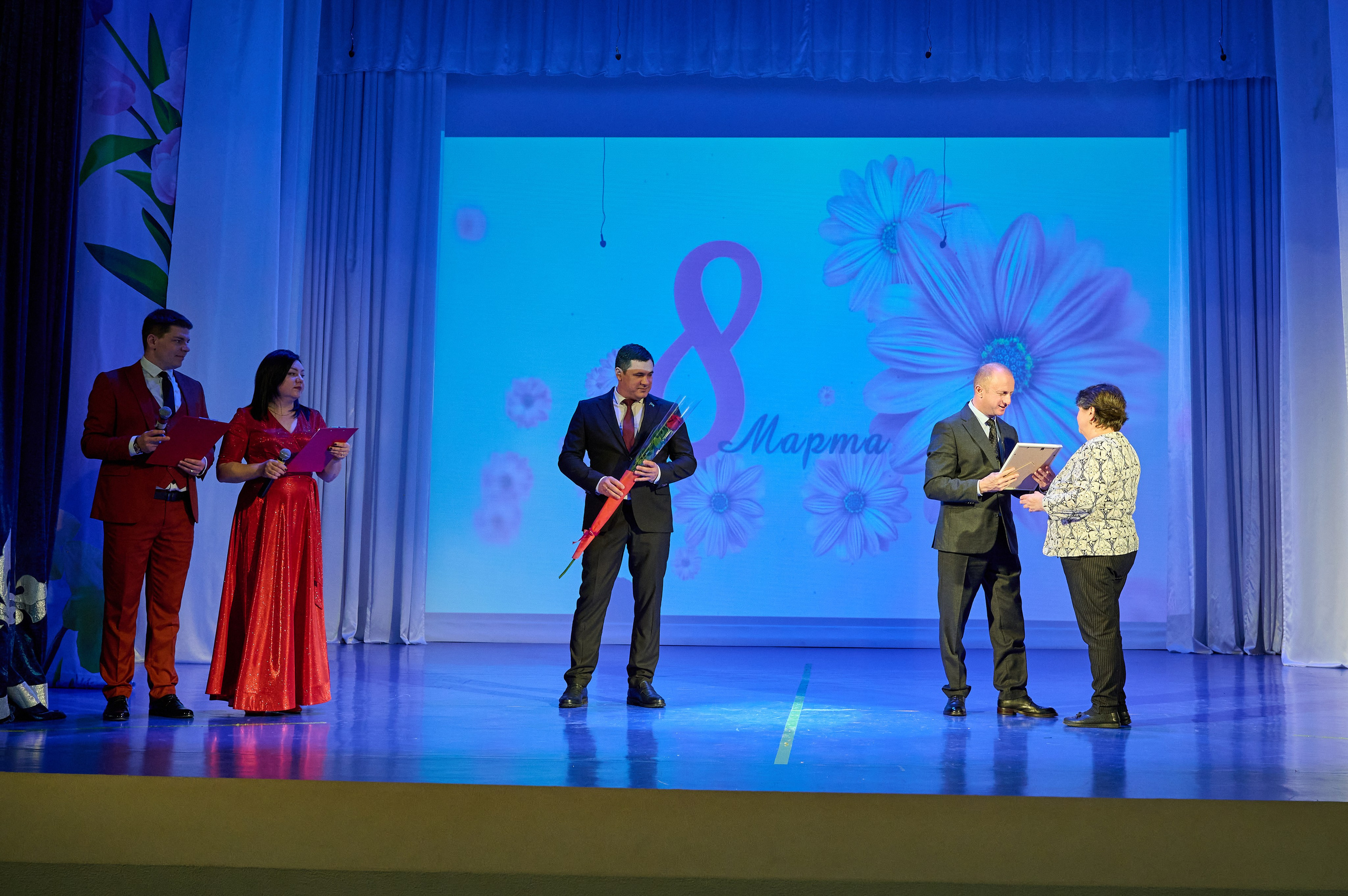 8 марта в Марьиной роще. Жизнь курорта Кабардинка в фотографиях