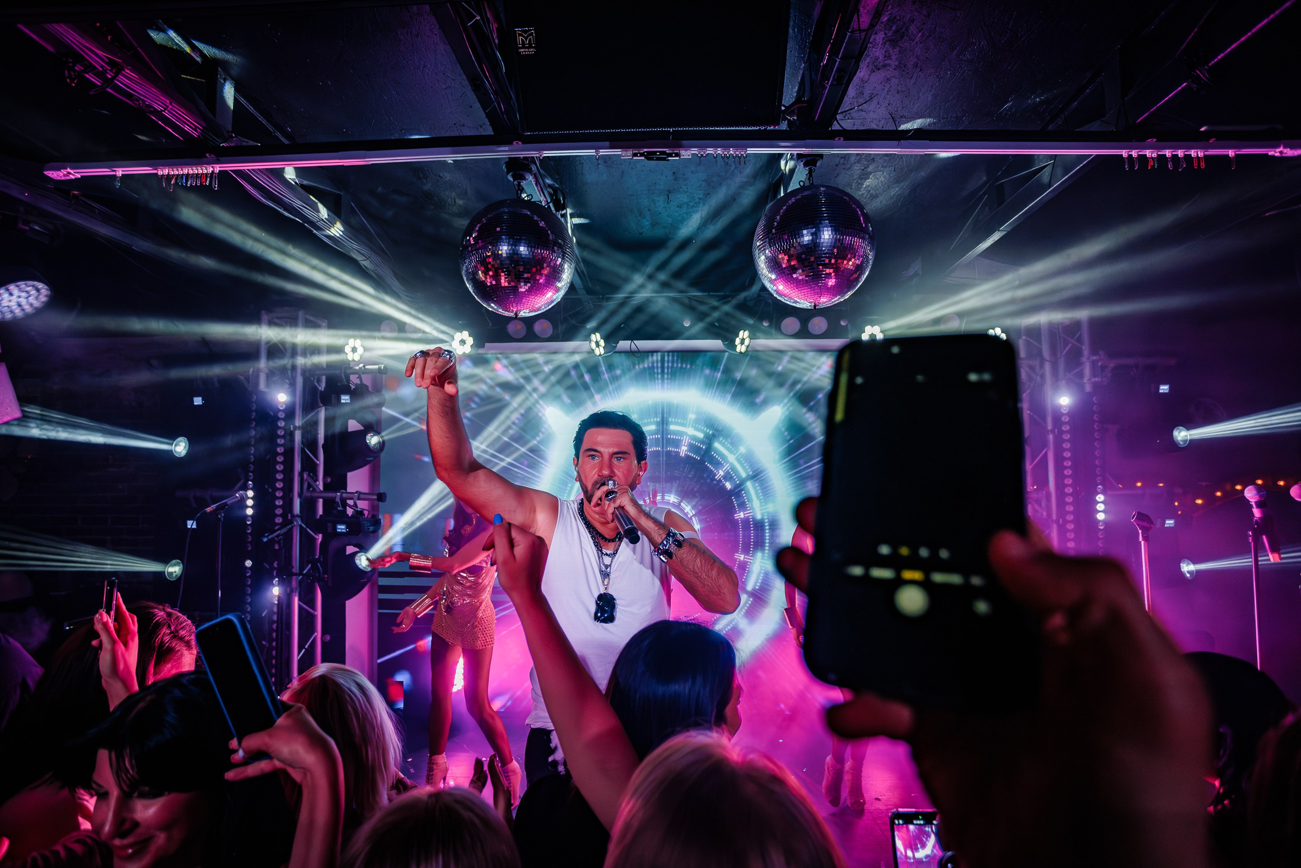 «АВРААМ РУССО"_Чайка на пляже_Ялта_21.06.2025. Аминов Руслан | Фотограф