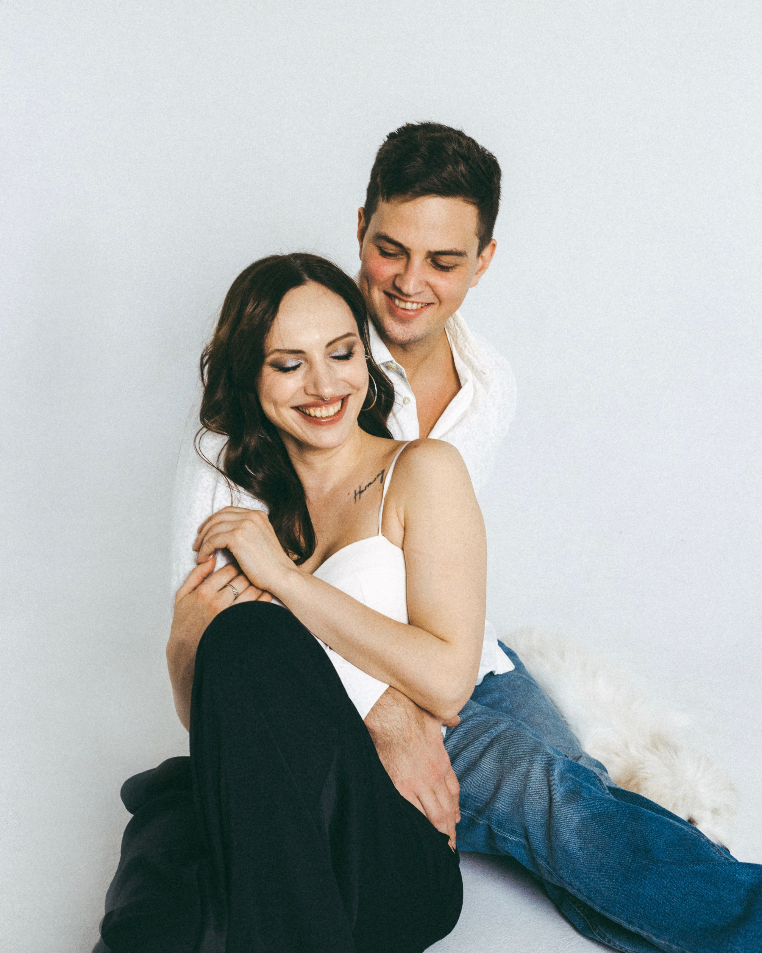 Lovestory в студии. Женский и лавстори фотограф в Москве Елена Аксютко