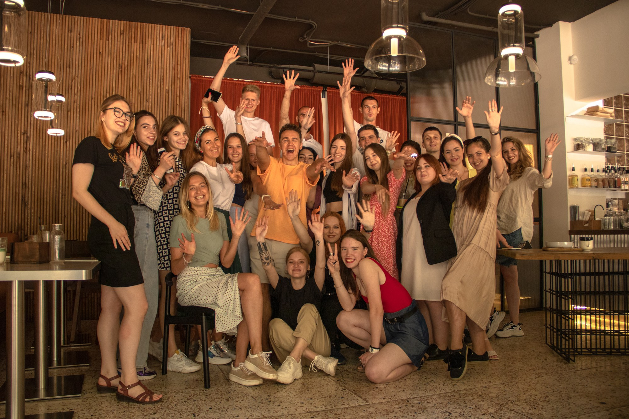 Встреча с основателем кофеен «Зацепи». Репортажный, промышленный и маркетплейс-фотограф Дмитрий Чернат