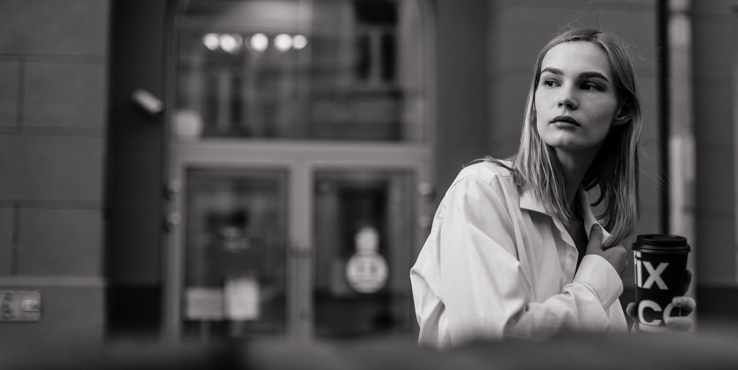 Фотосессия девушки в городе, фотопрогулка по Москве, Уличная фотосесси. Свадебный фотограф Дмитрий Гладков