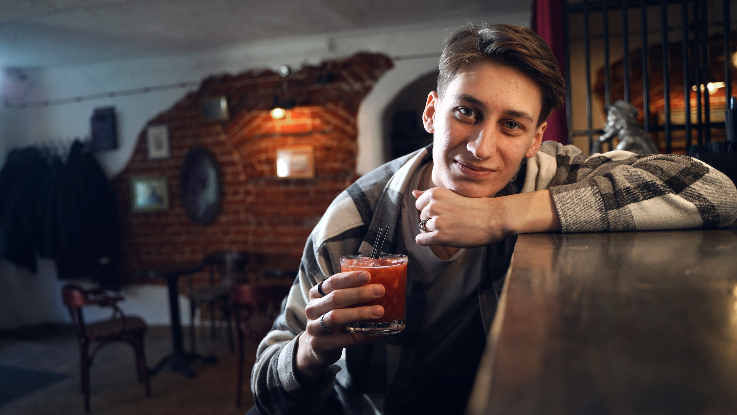 «На Дне» рюмочная. Фотограф Надежда Жемкова. Фотосъёмка, ретушь, фотомонтаж для вас и вашего бизнеса