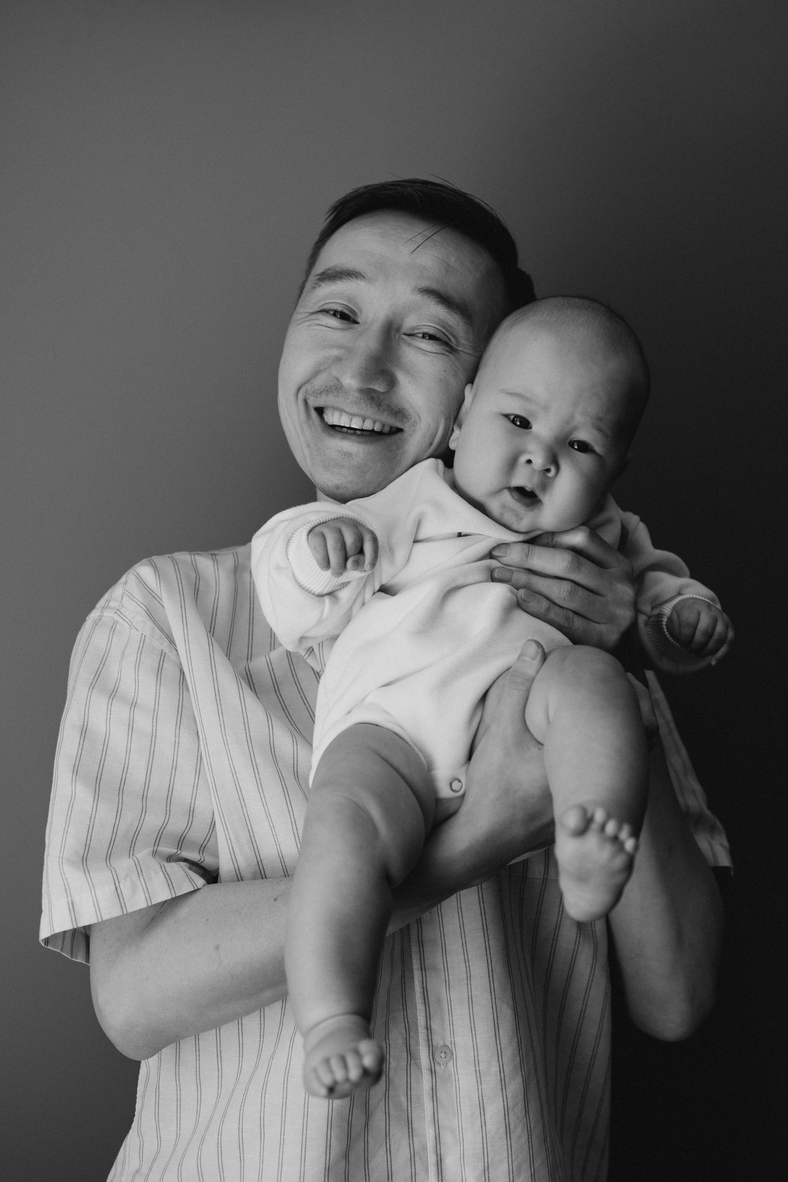 Домашняя фотосессия с малышом и кошкой — семейный фотограф