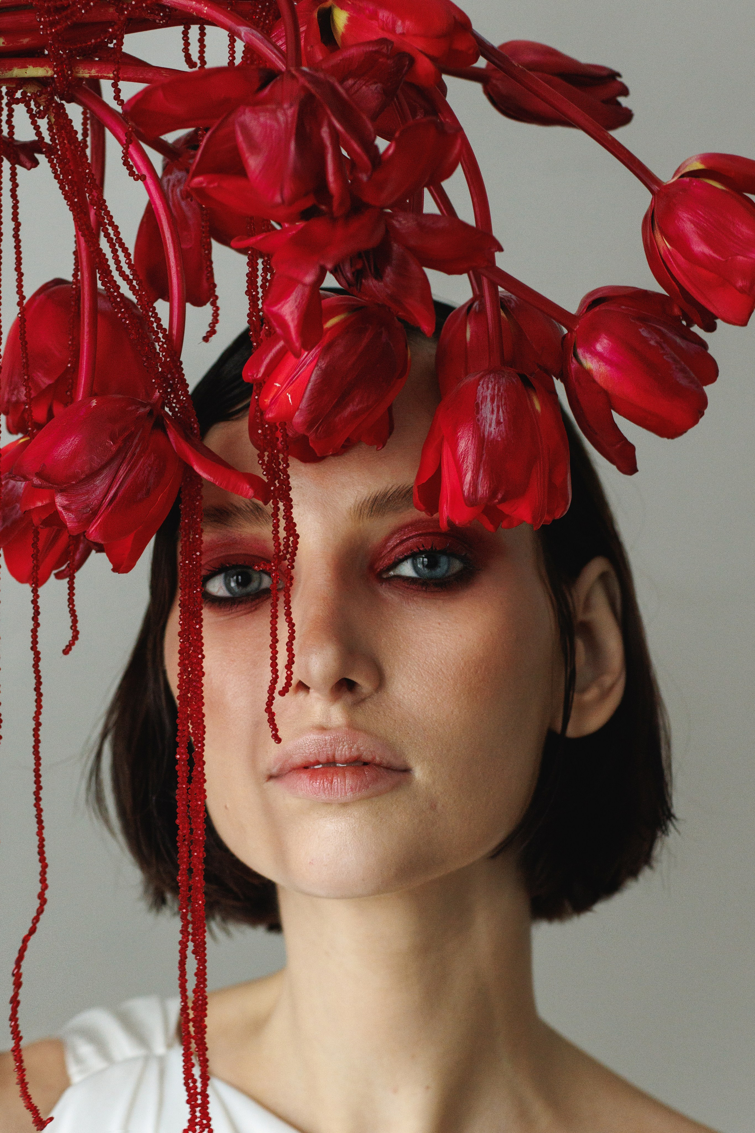 Свадебная постановочная  фотосессия  стильной пары в фотостудии г. Москва