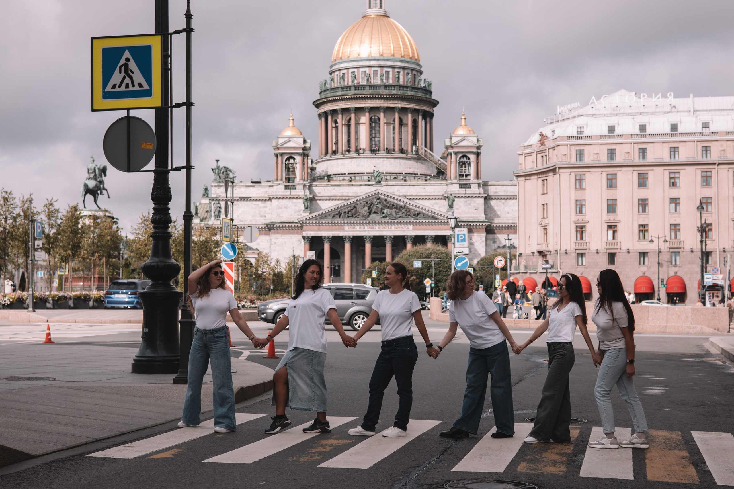 Подружки. Семейный фотограф в Санкт-Петербурге. Запечатление мгновений и ярких воспоминаний в Вашей жизни