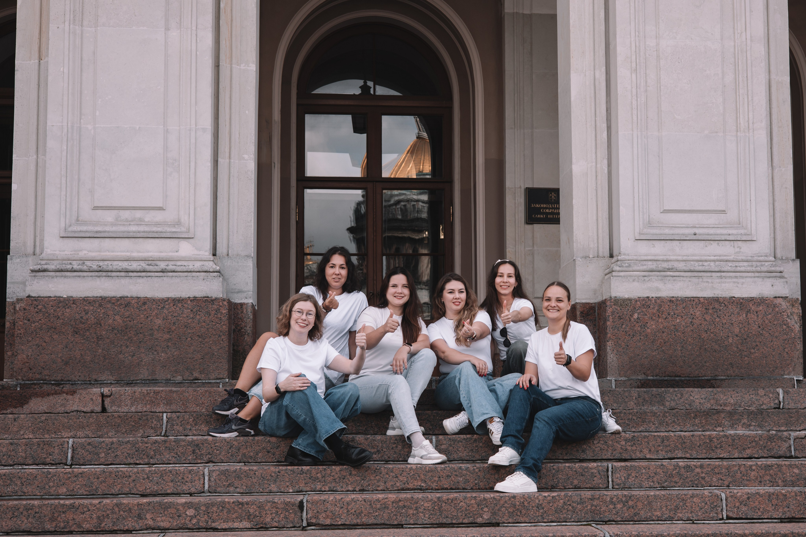 Подружки. Семейный фотограф в Санкт-Петербурге. Запечатление мгновений и ярких воспоминаний в Вашей жизни