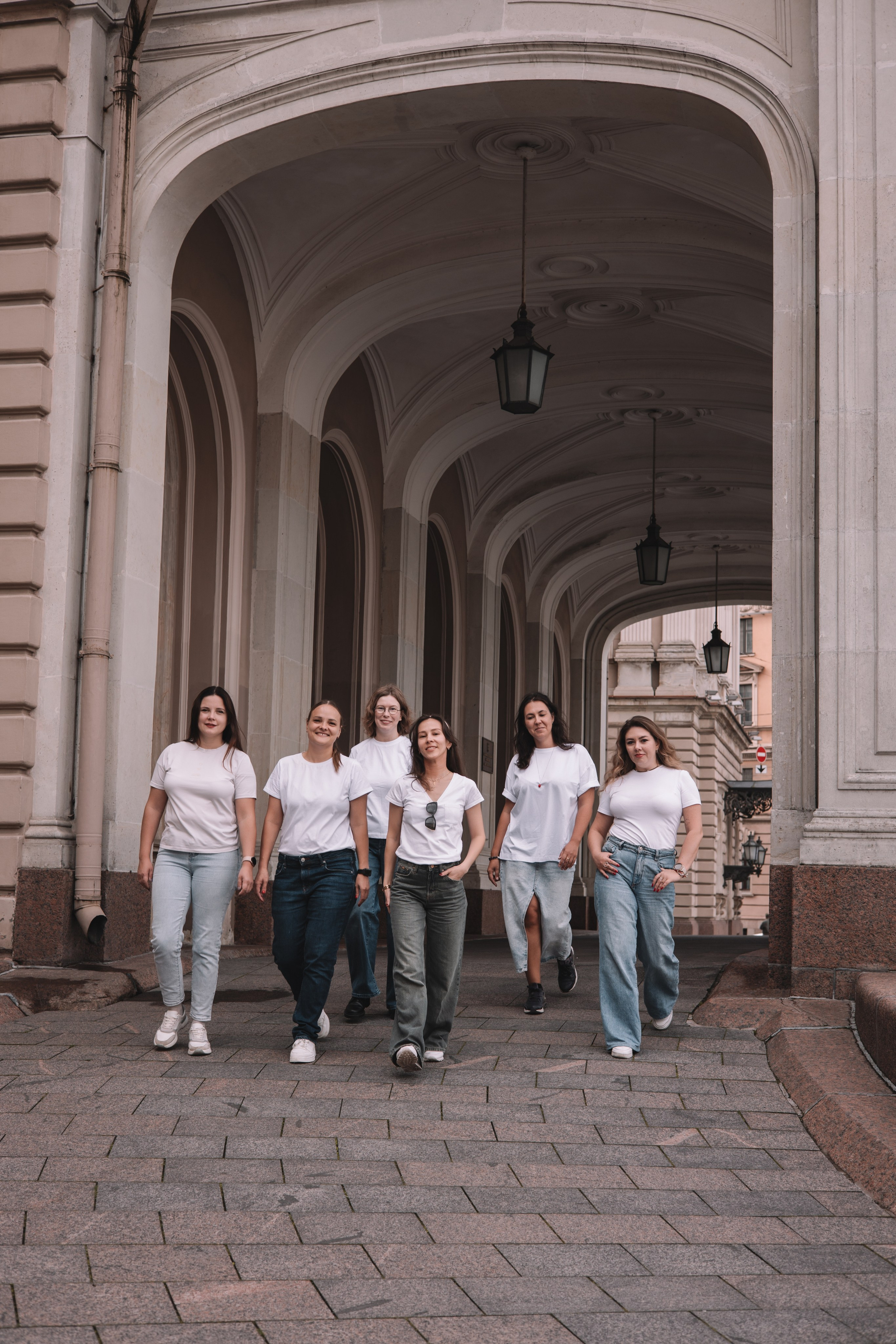Подружки. Семейный фотограф в Санкт-Петербурге. Запечатление мгновений и ярких воспоминаний в Вашей жизни
