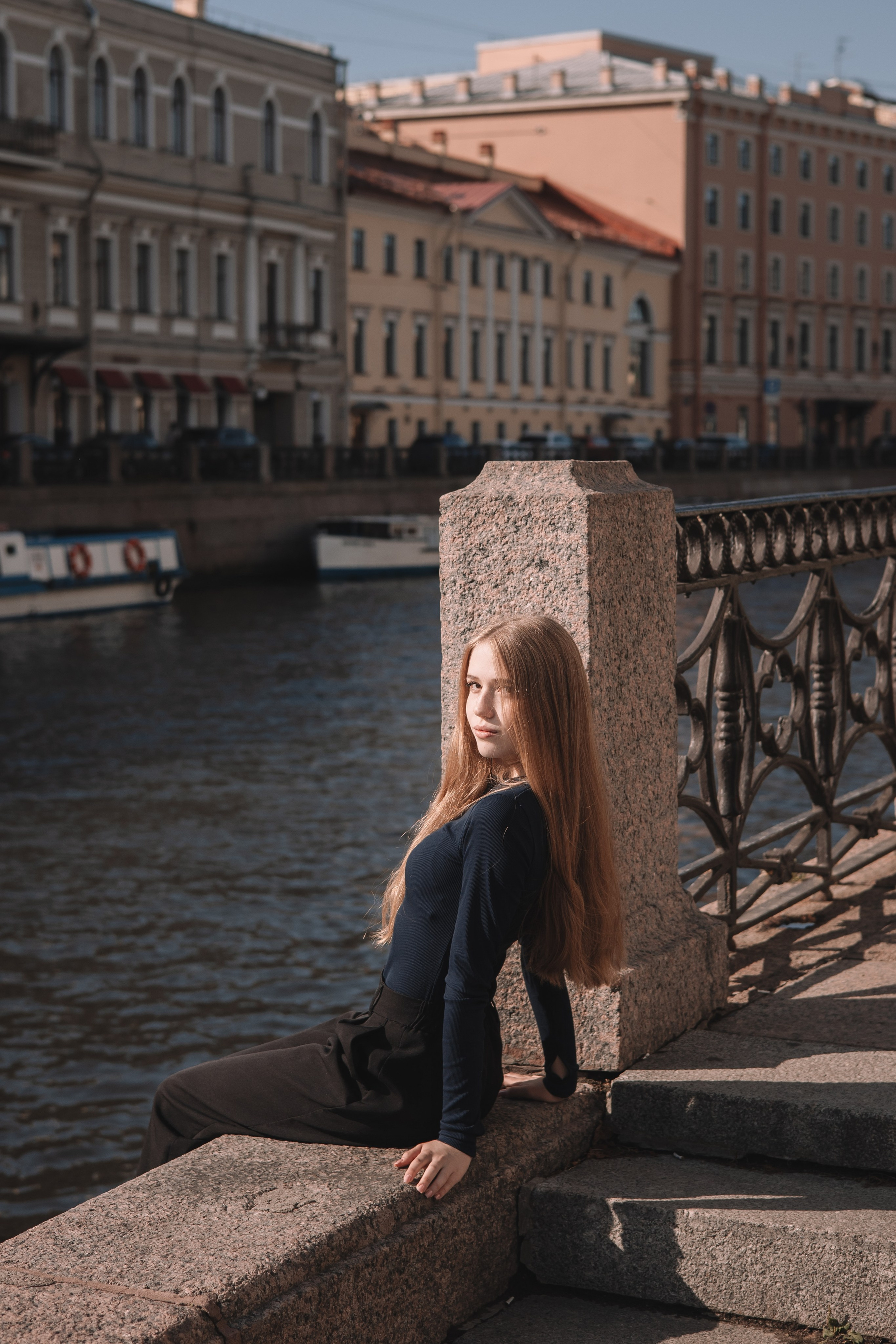 Сёстры. Семейный фотограф в Санкт-Петербурге. Запечатление мгновений и ярких воспоминаний в Вашей жизни