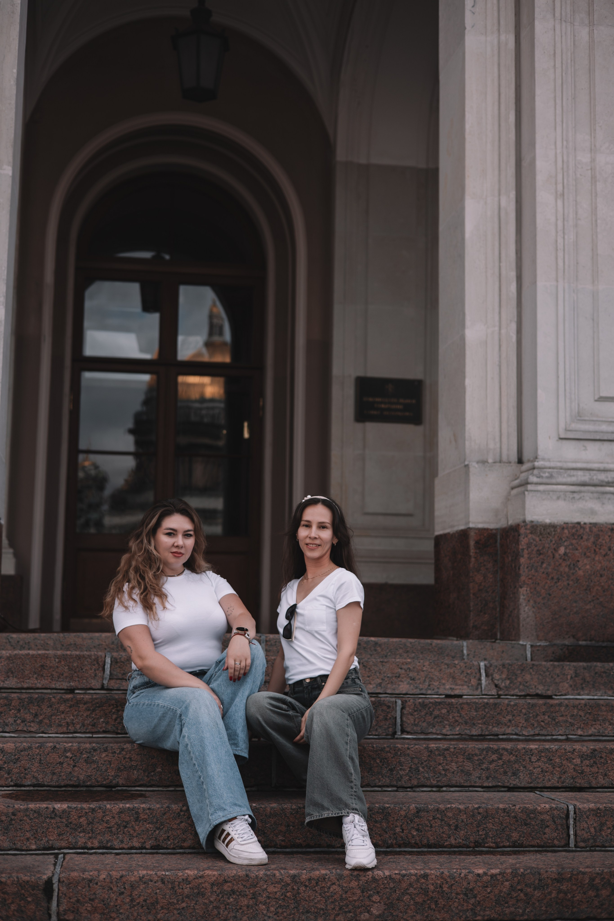 Подружки. Семейный фотограф в Санкт-Петербурге. Запечатление мгновений и ярких воспоминаний в Вашей жизни